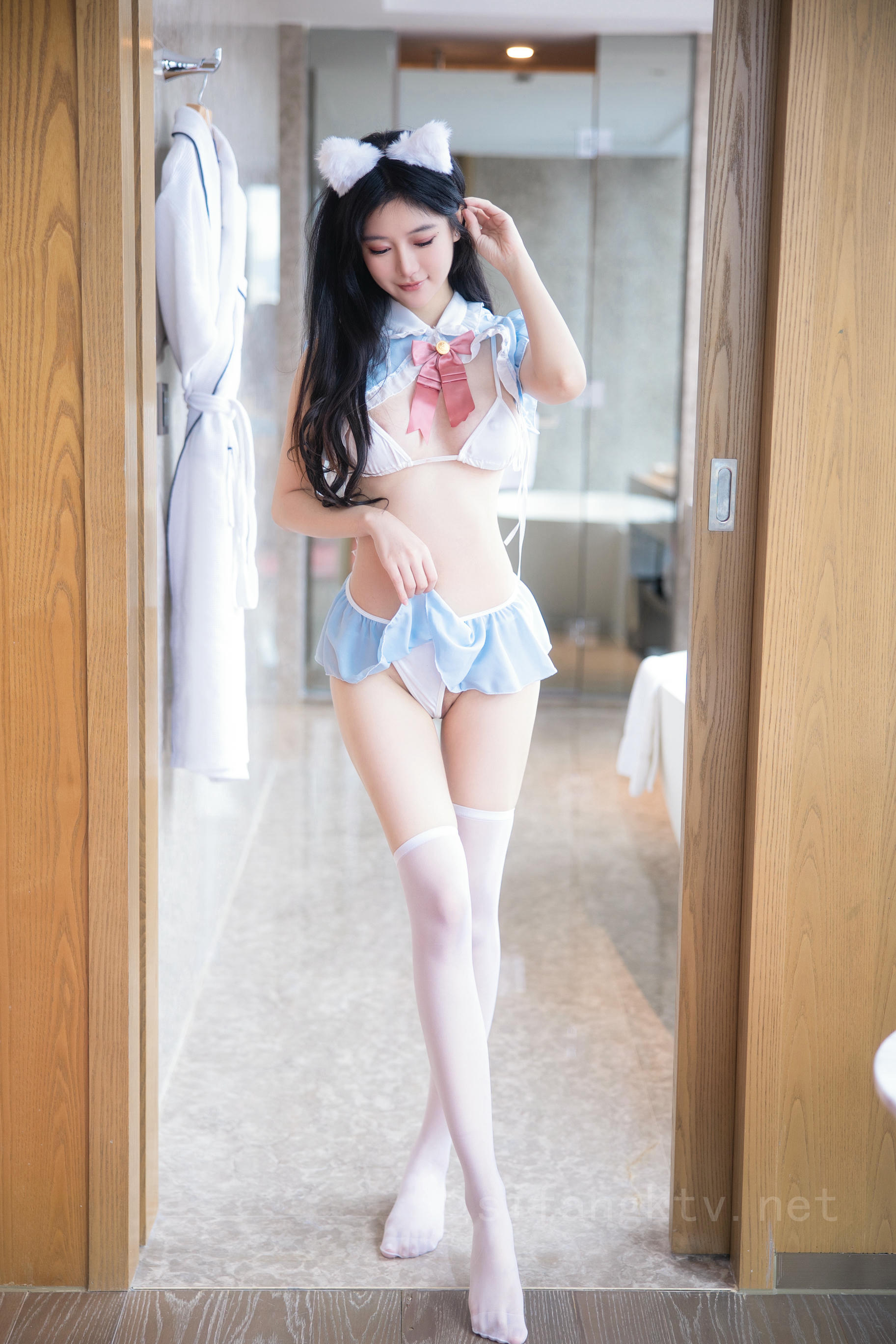 谢小蒽(幼幼)-XIUREN NO.7134 白丝猫尾 [114P+2V 1.51 GB]_第1集