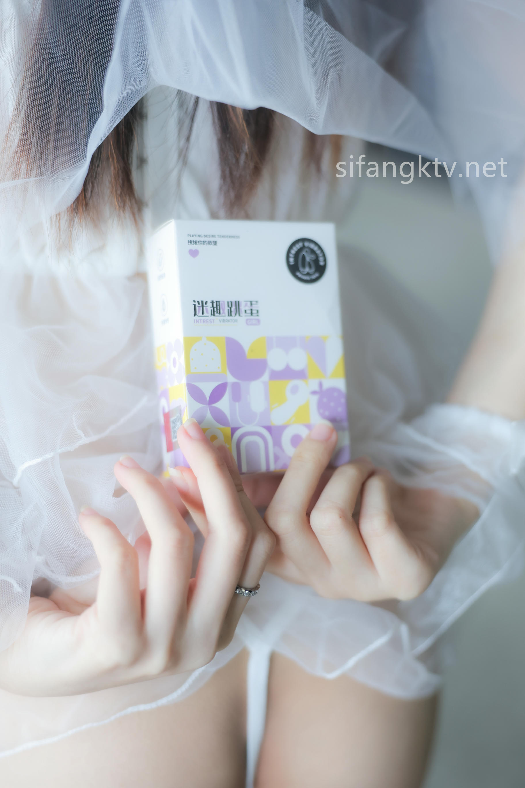 谢小蒽(幼幼)-XIUREN NO.7165 白色婚纱 [142P+4V 2.35 GB]_第1集