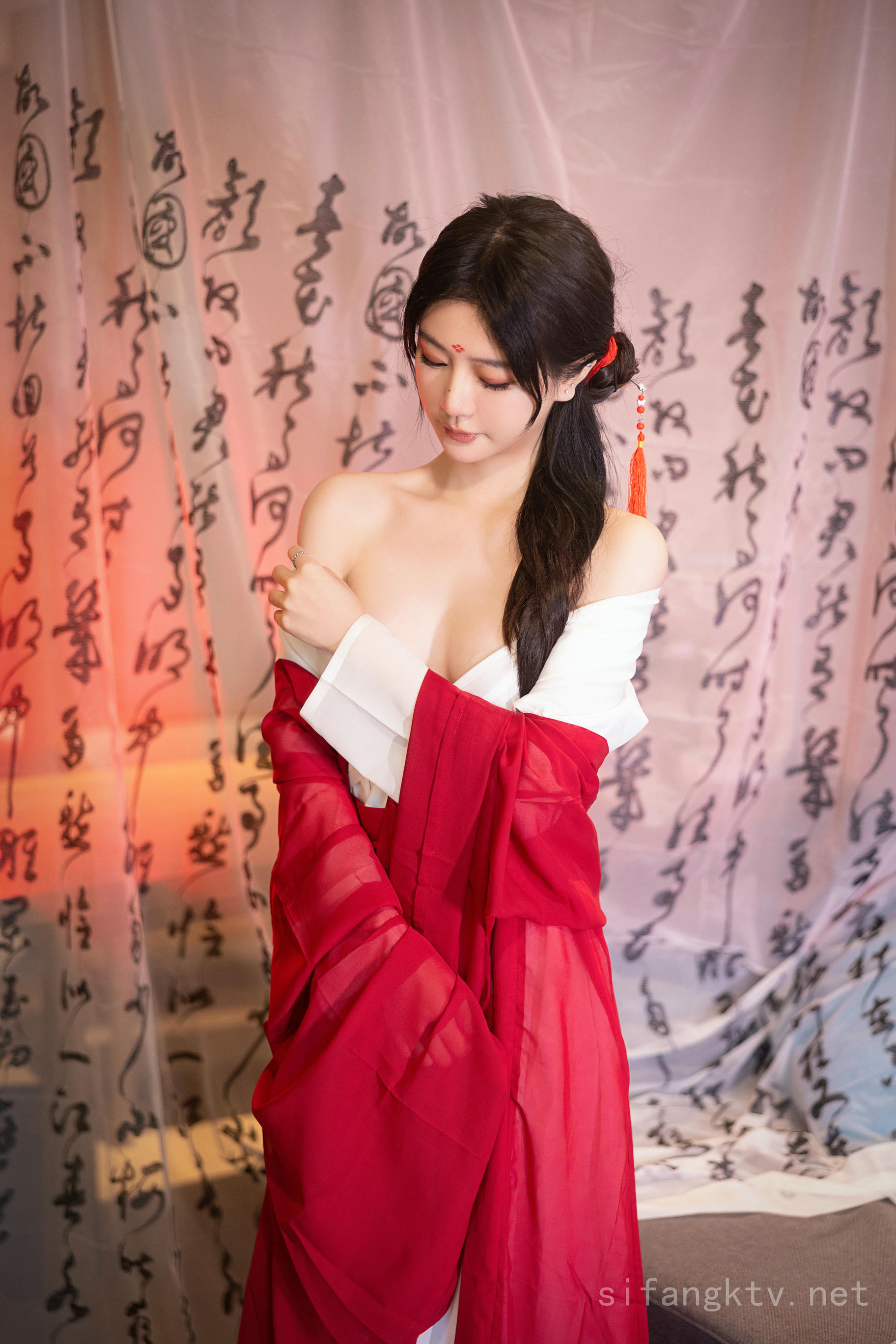 谢小蒽(幼幼)-XIUREN NO.7192 古装 [142P+5V 2.59 GB]_第1集