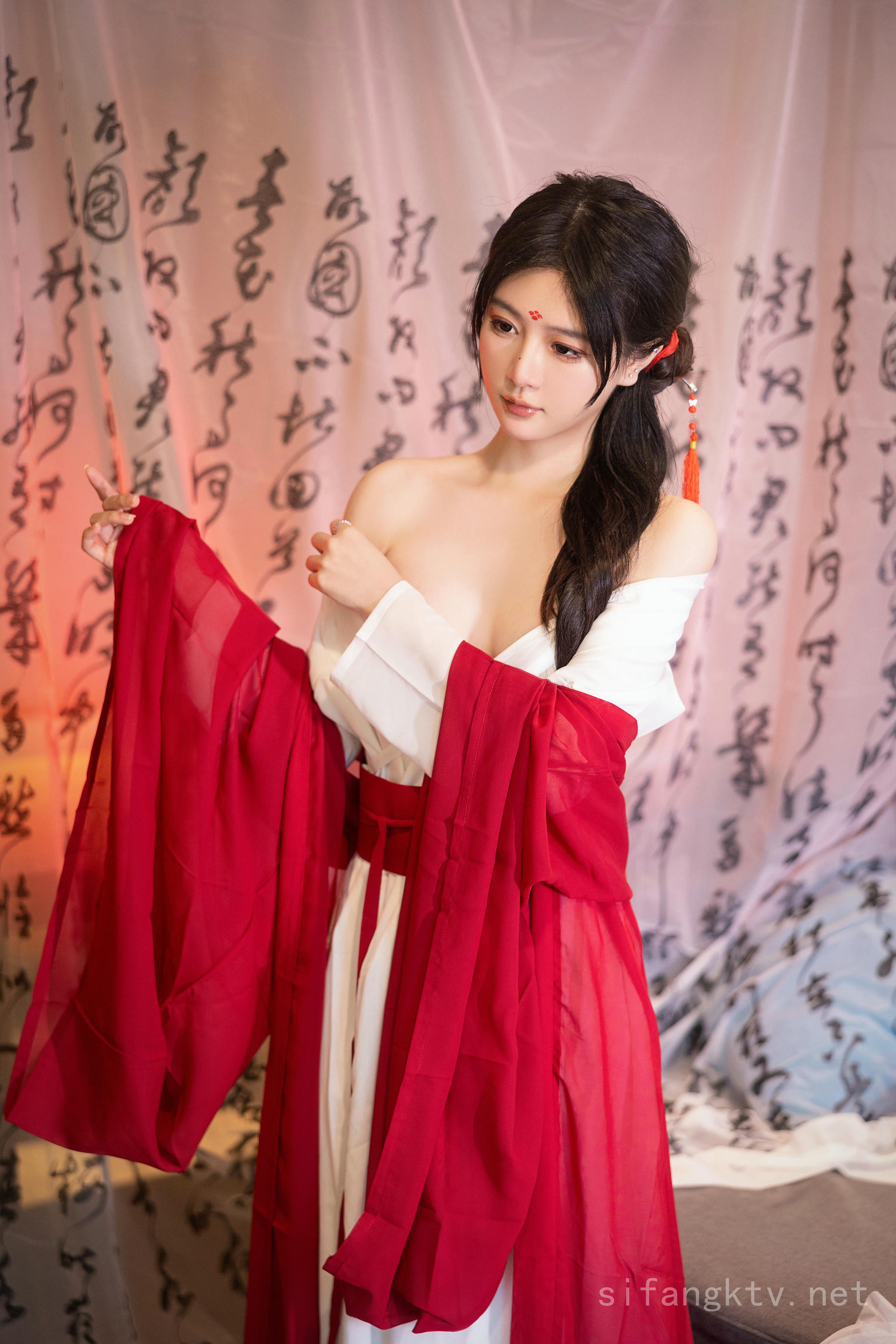 谢小蒽(幼幼)-XIUREN NO.7192 古装 [142P+5V 2.59 GB]_第1集