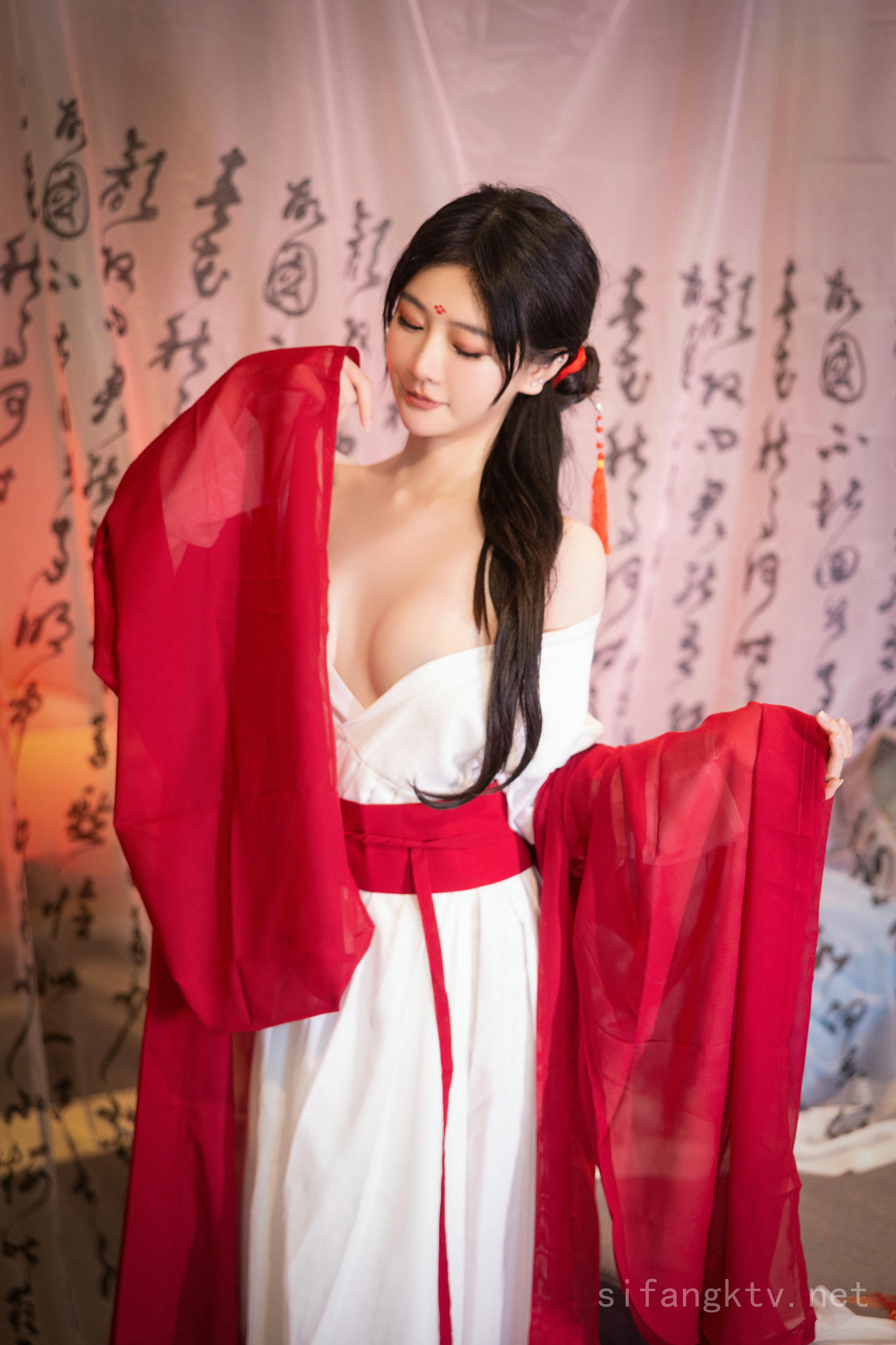 谢小蒽(幼幼)-XIUREN NO.7192 古装 [142P+5V 2.59 GB]_第1集