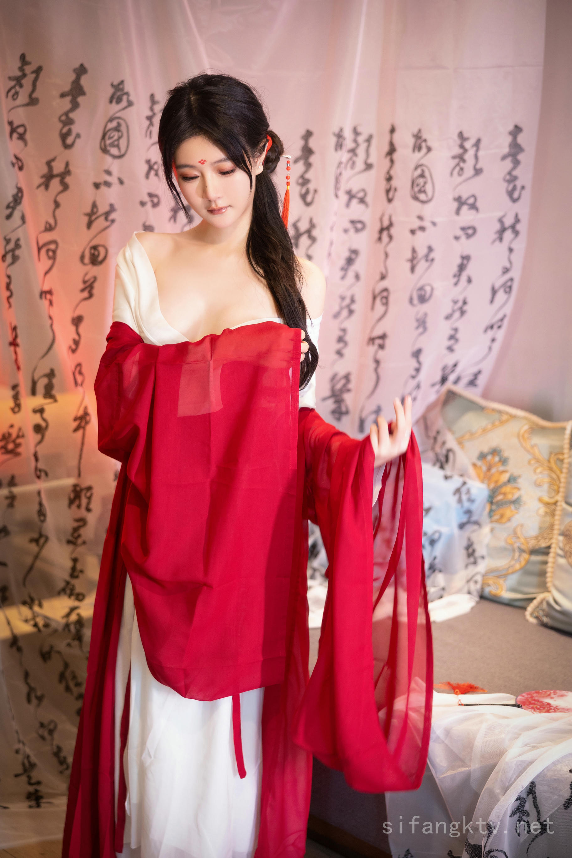 谢小蒽(幼幼)-XIUREN NO.7192 古装 [142P+5V 2.59 GB]_第1集