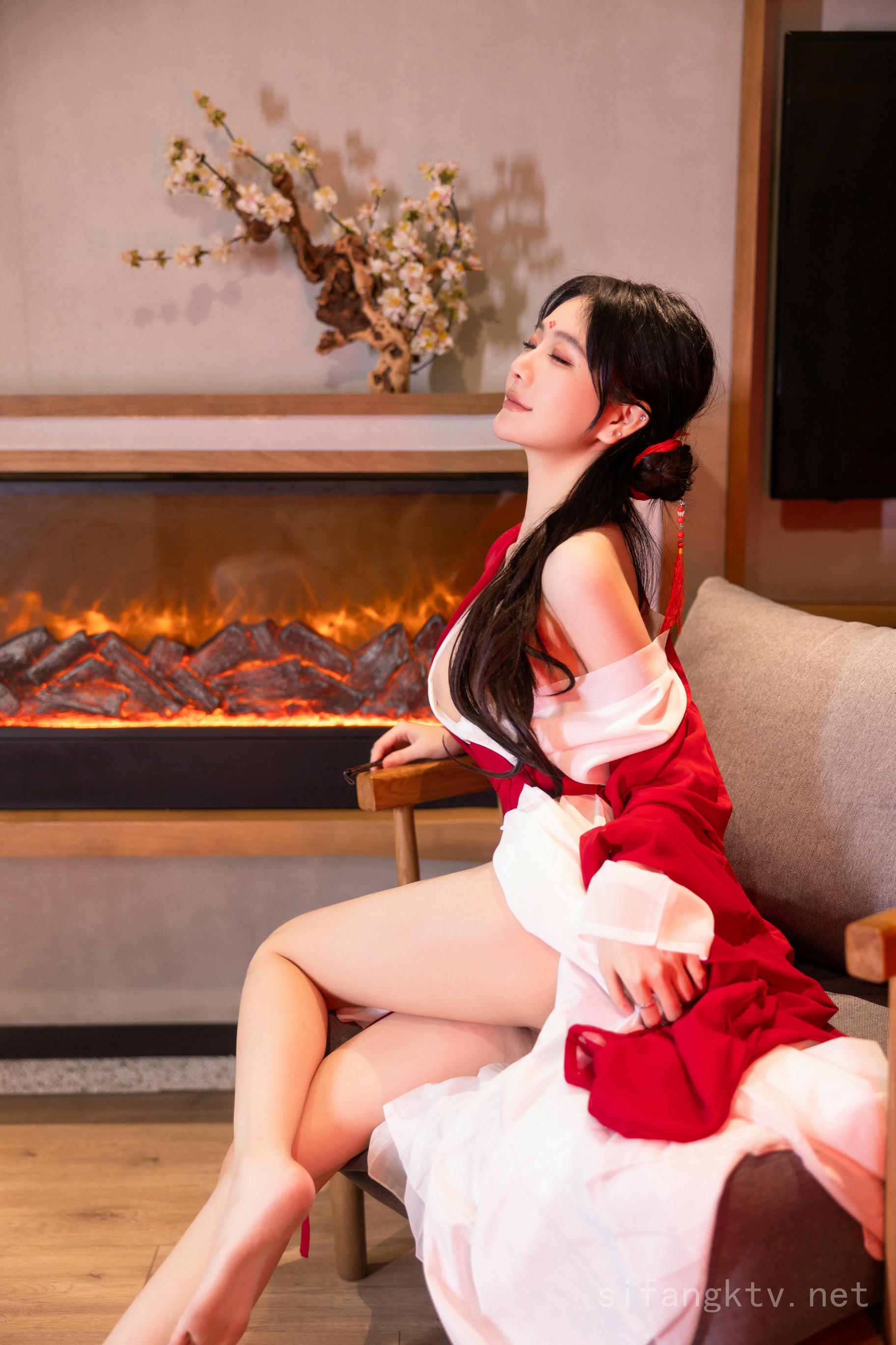 谢小蒽(幼幼)-XIUREN NO.7192 古装 [142P+5V 2.59 GB]_第4集