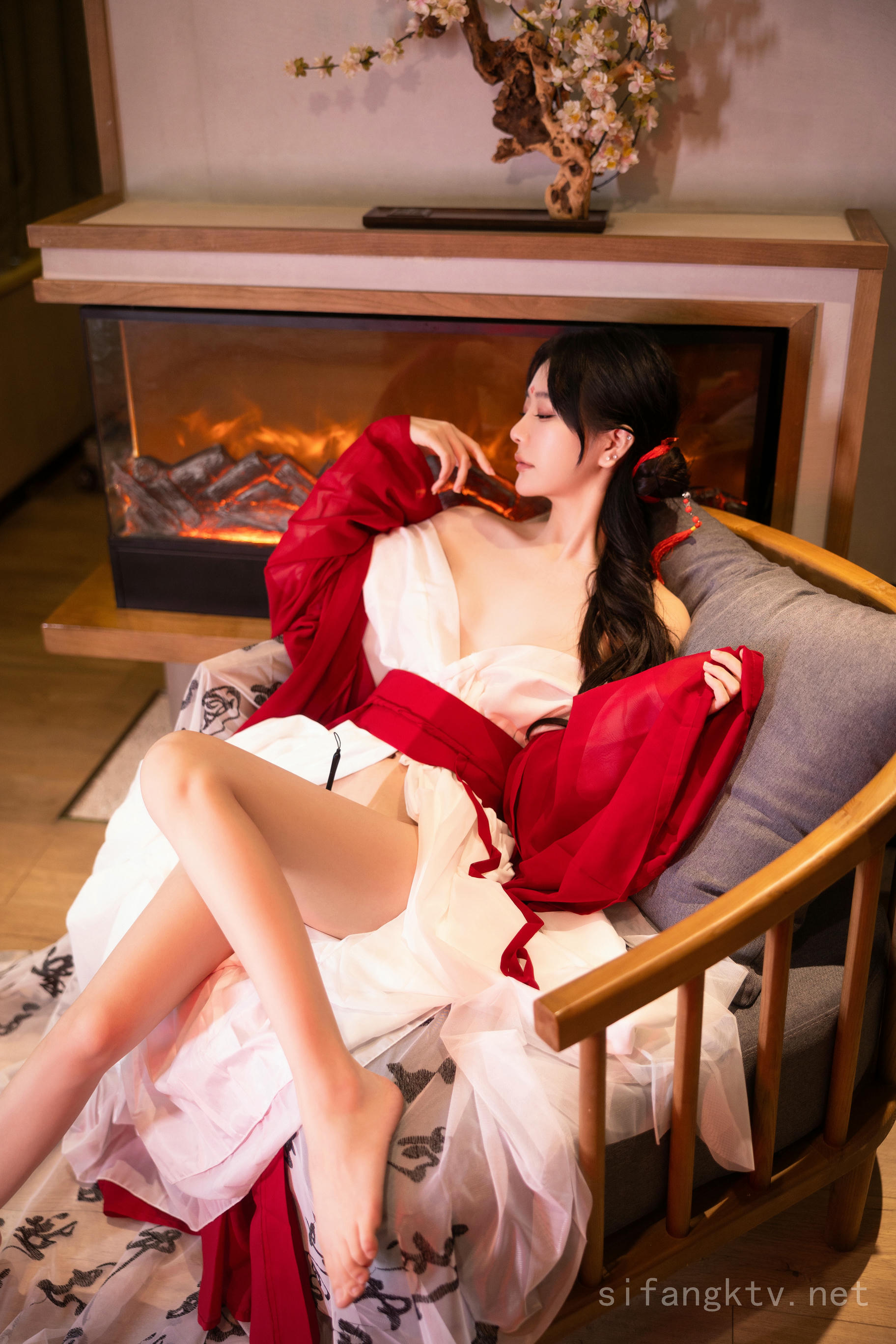 谢小蒽(幼幼)-XIUREN NO.7192 古装 [142P+5V 2.59 GB]_第5集