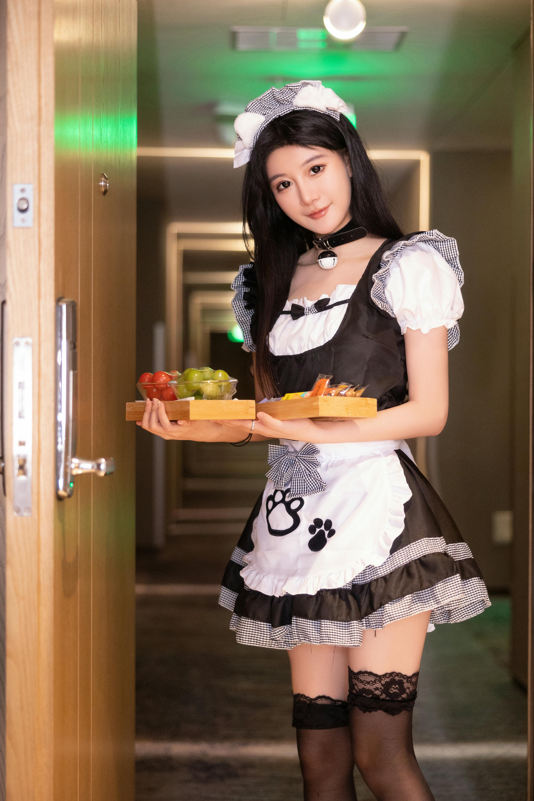 谢小蒽(幼幼)-XIUREN NO.7237 水果女仆 [133P+1V 1.41 GB]_第1集