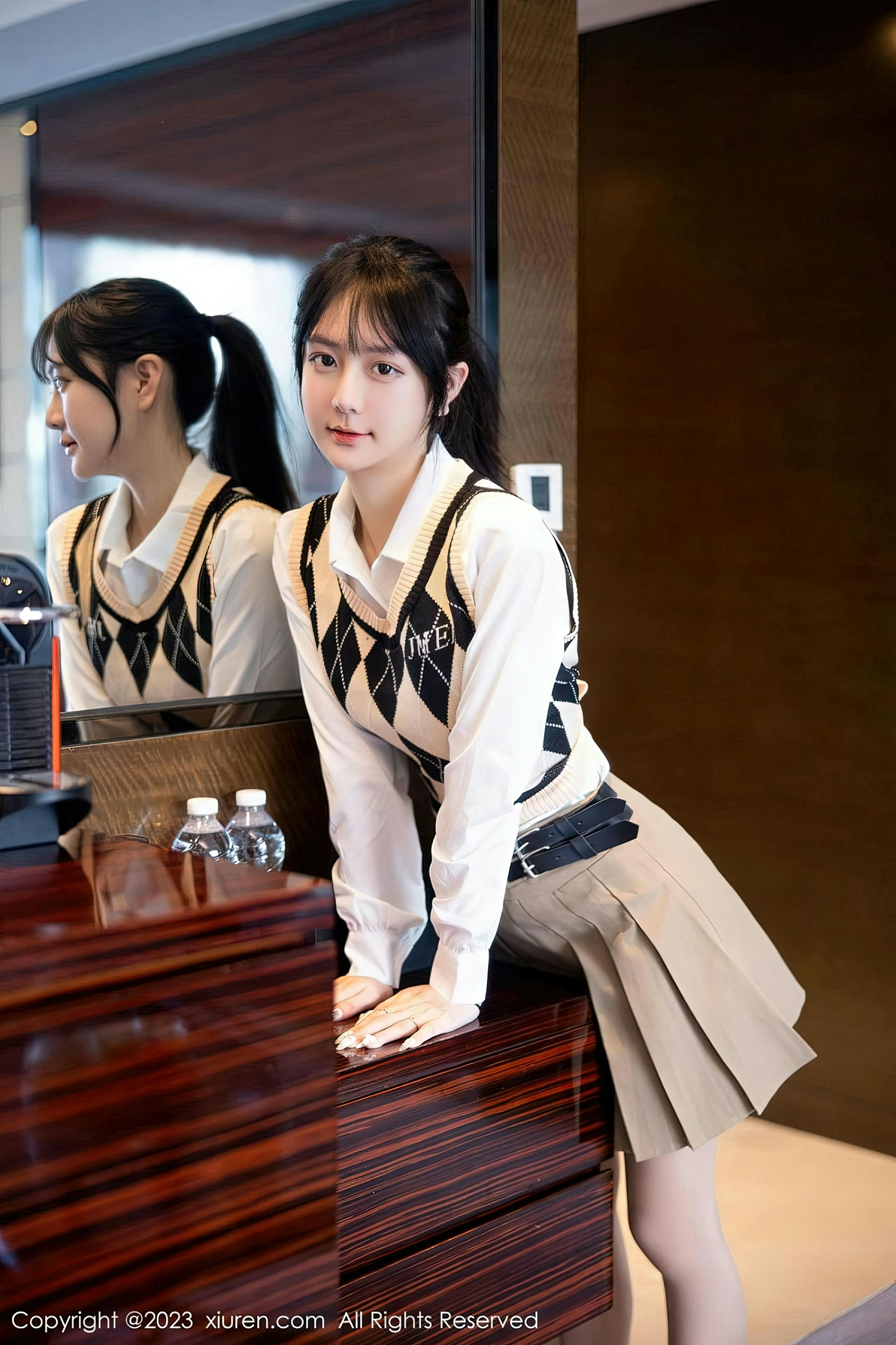 [Xiuren秀人网]2023.02.27 No.6329 谢小蒽 [94P／655MB]_第1集