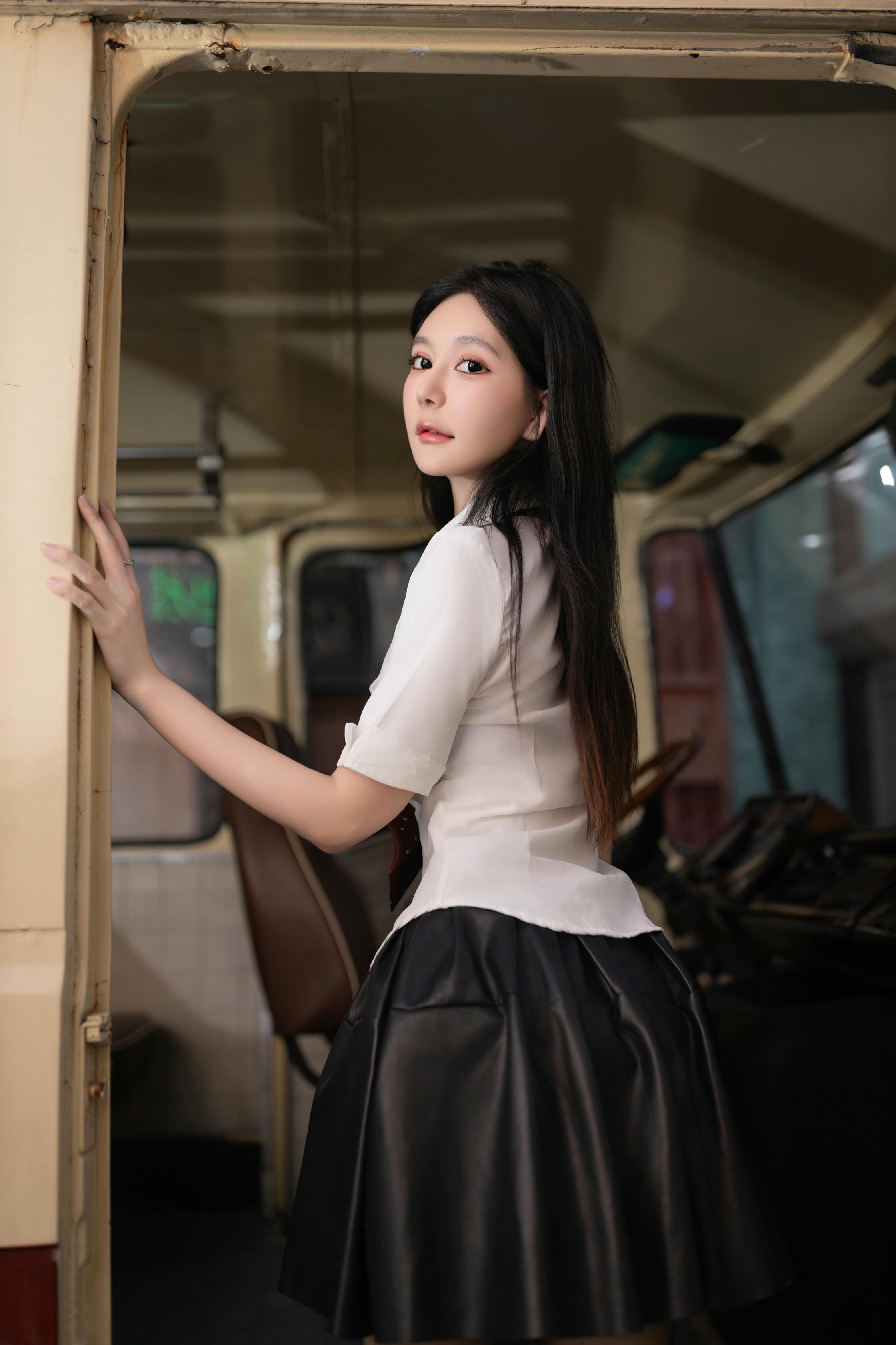 谢小蒽 大巴上 [100P／1.37GB]_第1集