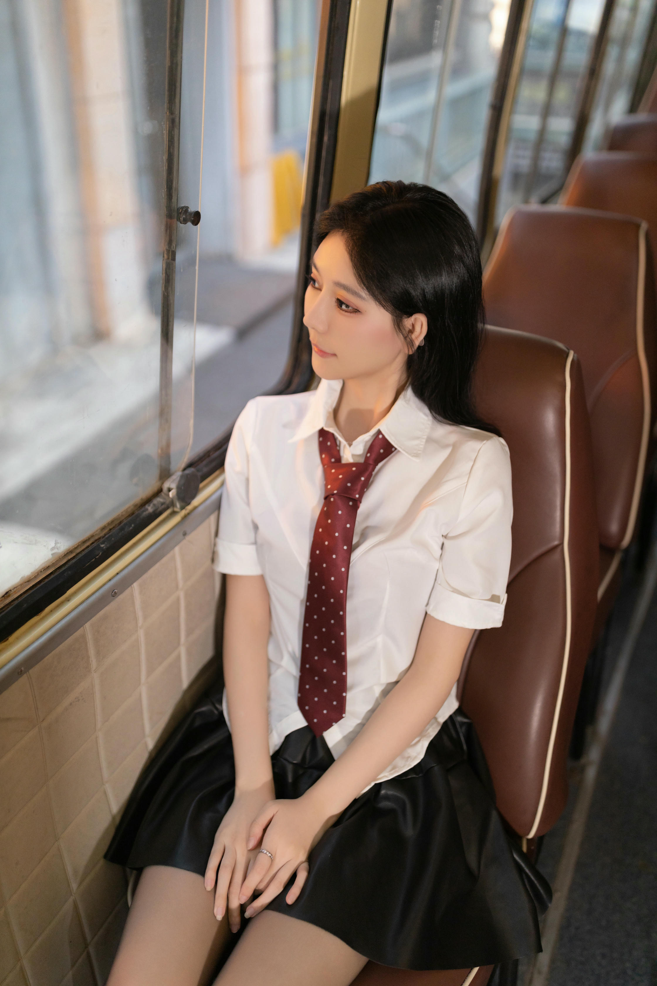 谢小蒽 大巴上 [100P／1.37GB]_第1集
