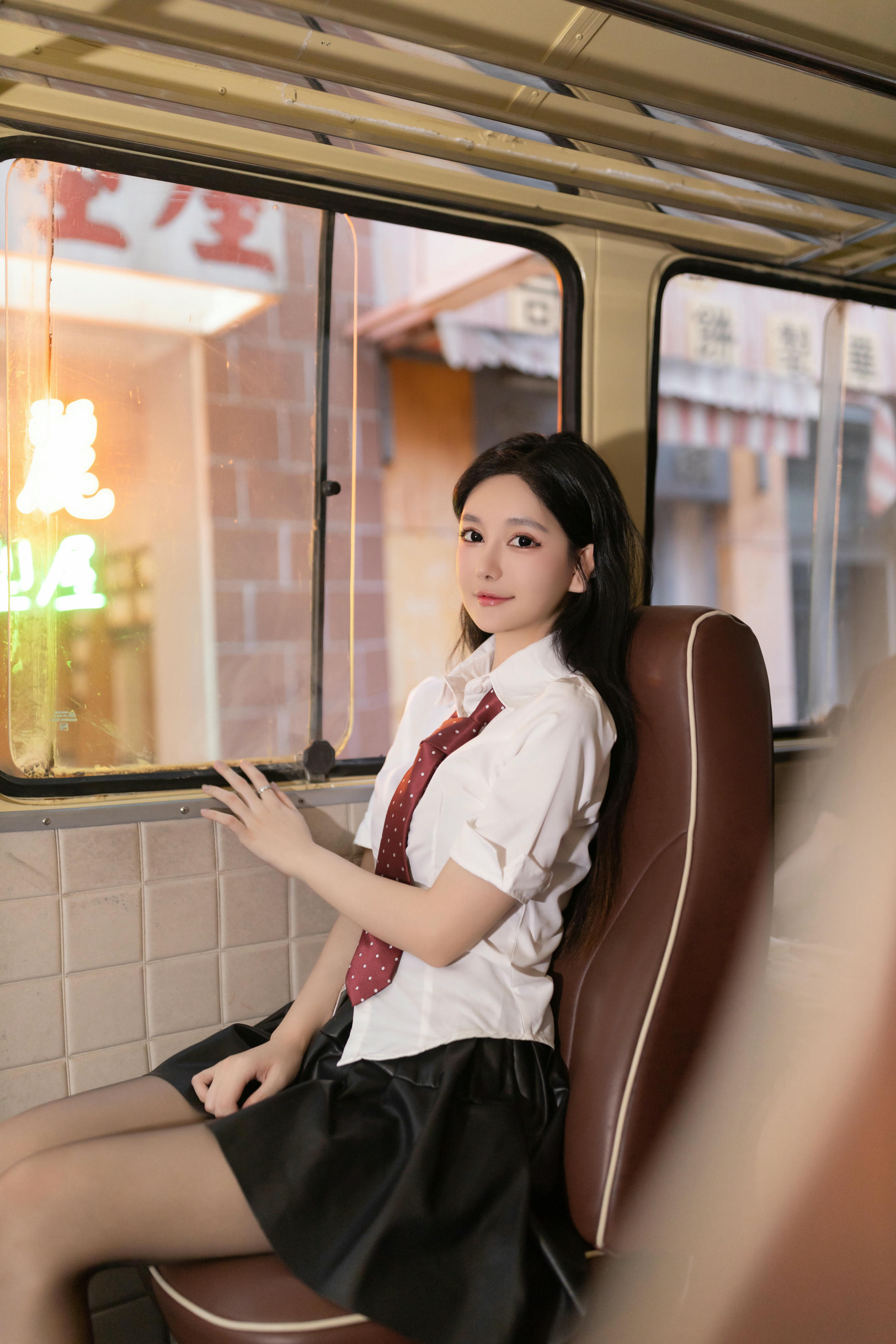 谢小蒽 大巴上 [100P／1.37GB]_第5集