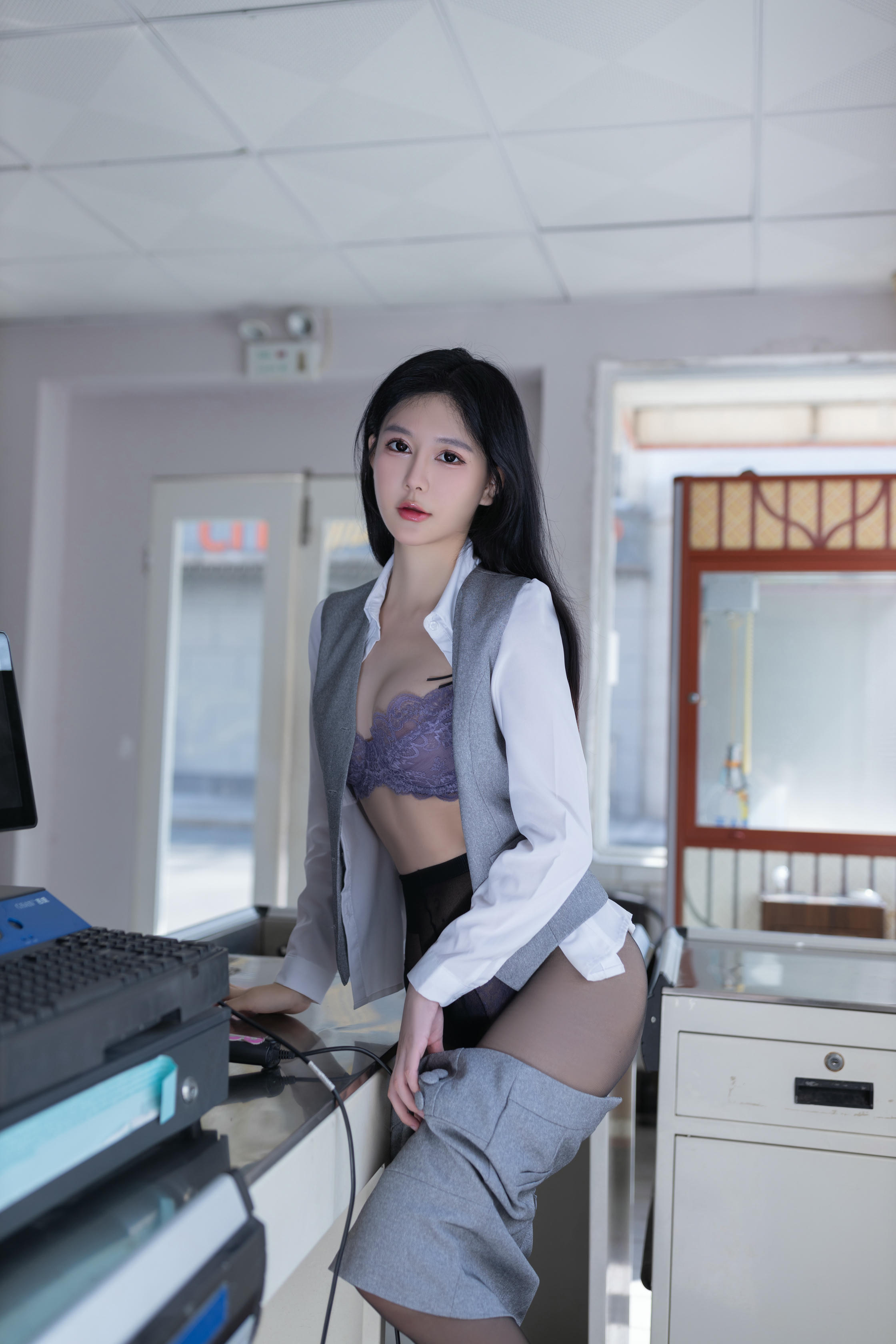 谢小蒽(幼幼) 《超市收银》职业女性成熟美 [100P／1.04GB]_第2集