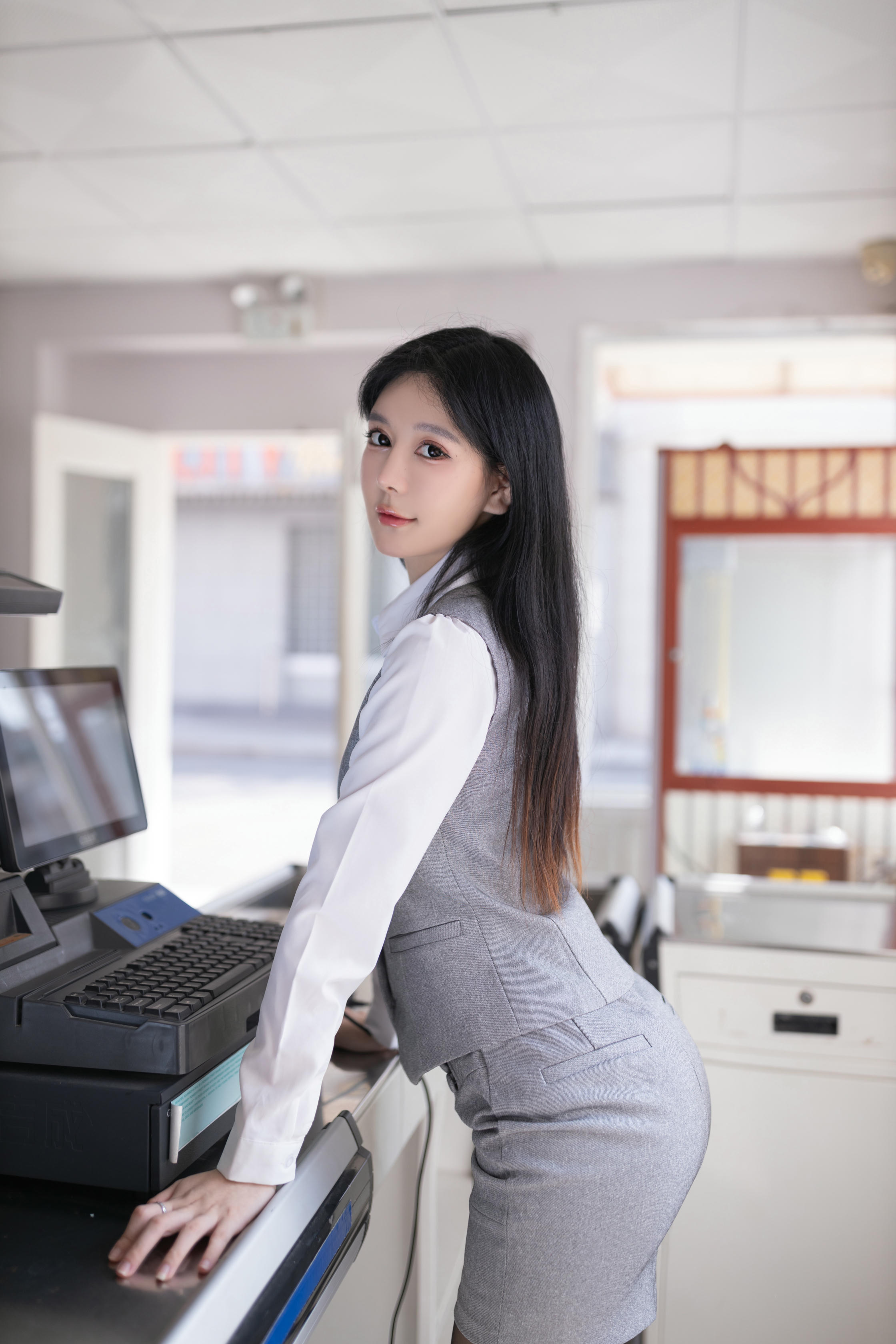 谢小蒽(幼幼) 便利店新星[100P／1.05GB]_第1集
