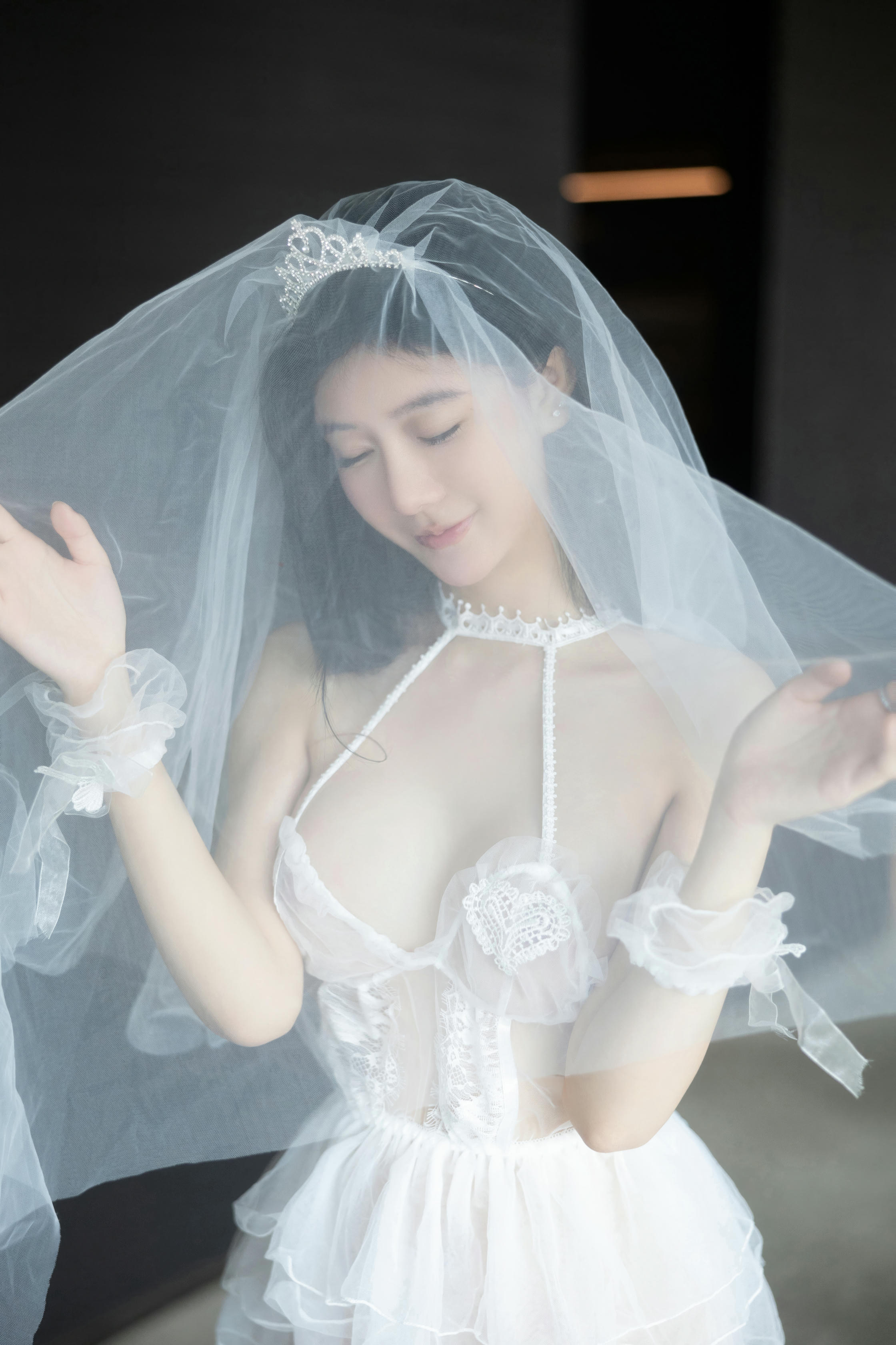 谢小蒽(幼幼) 婚纱双跳蛋[142P／2.45GB]_第1集