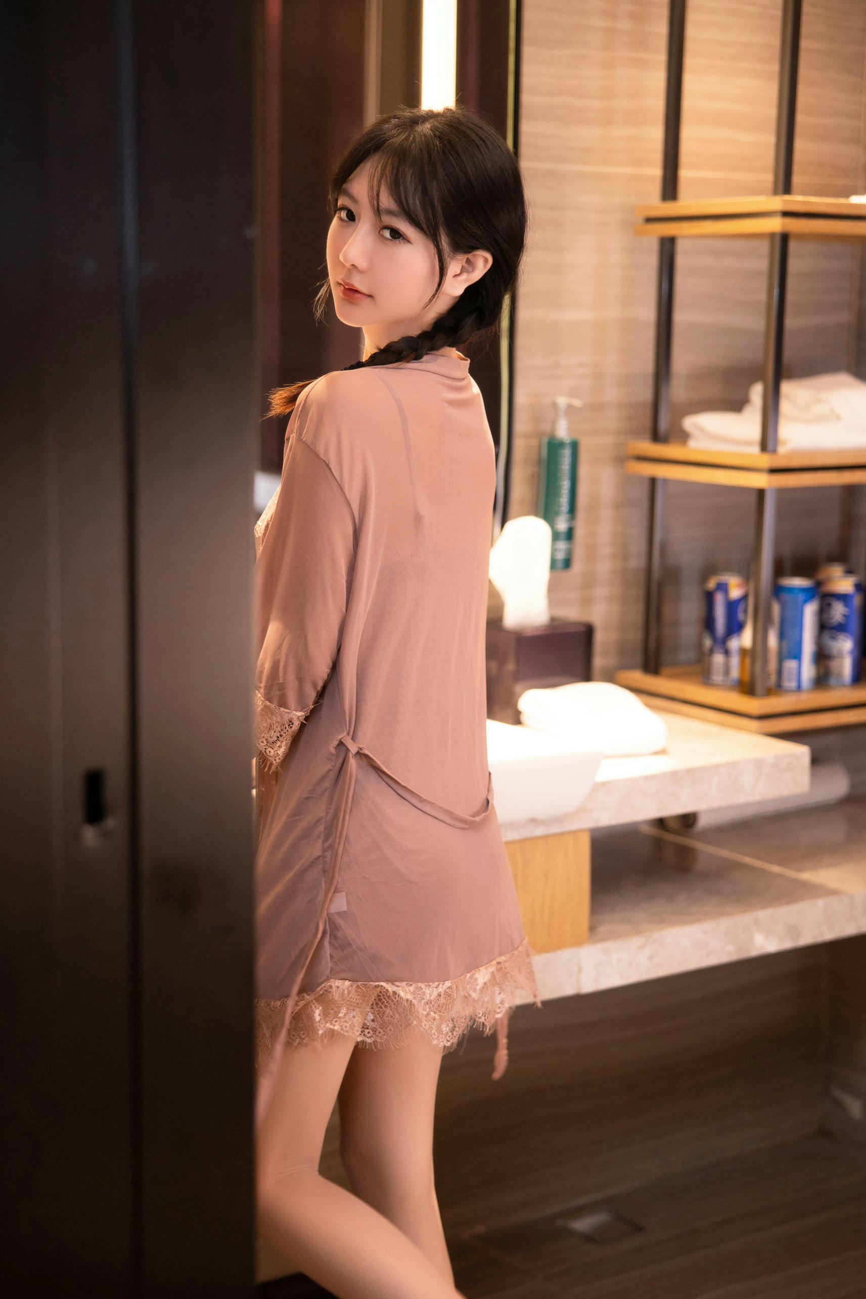 谢小蒽(幼幼) 浴室醉酒[125P／1.17GB]_第1集