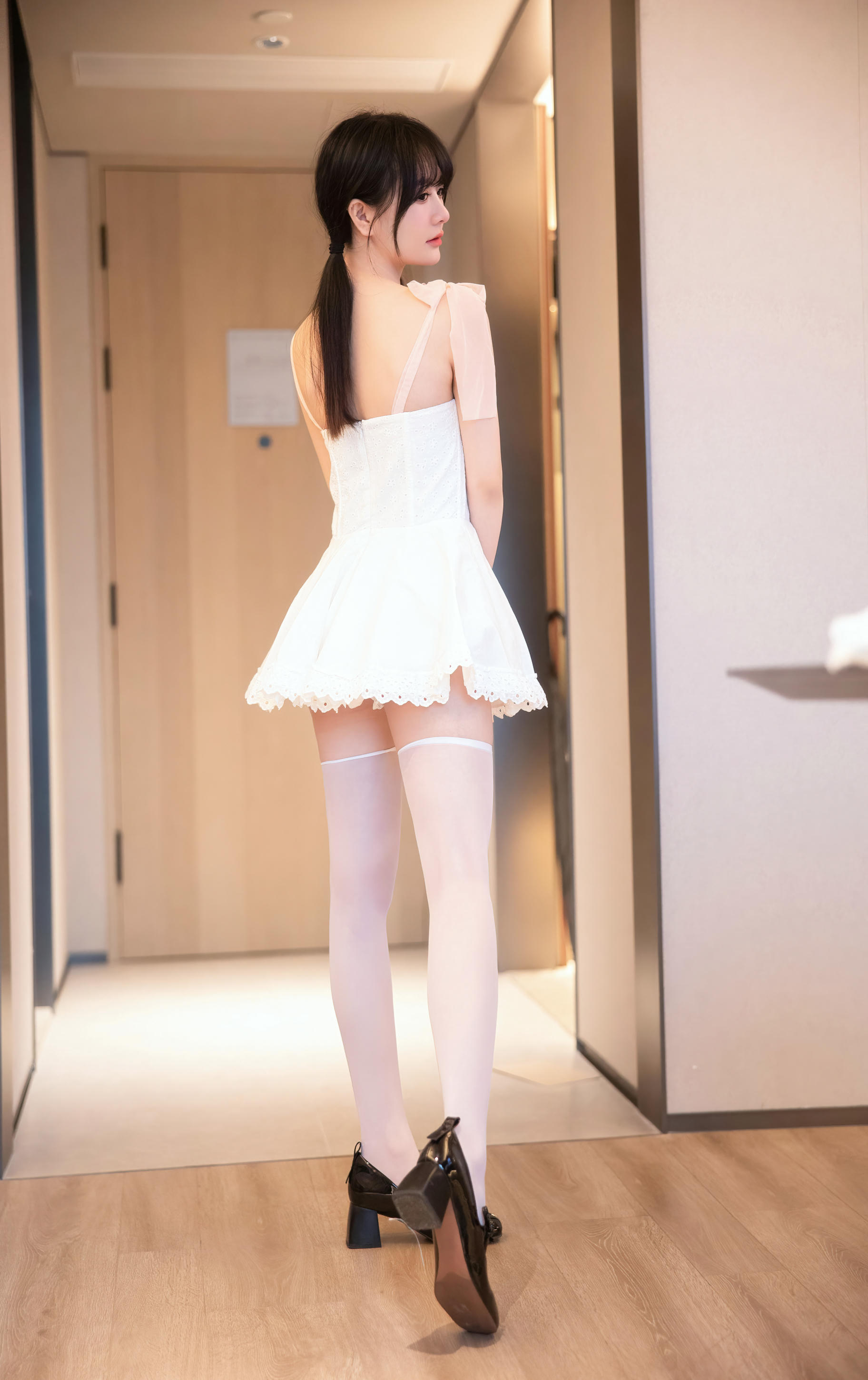 谢小蒽(幼幼) 粉色情趣[94P／1.13GB]_第2集