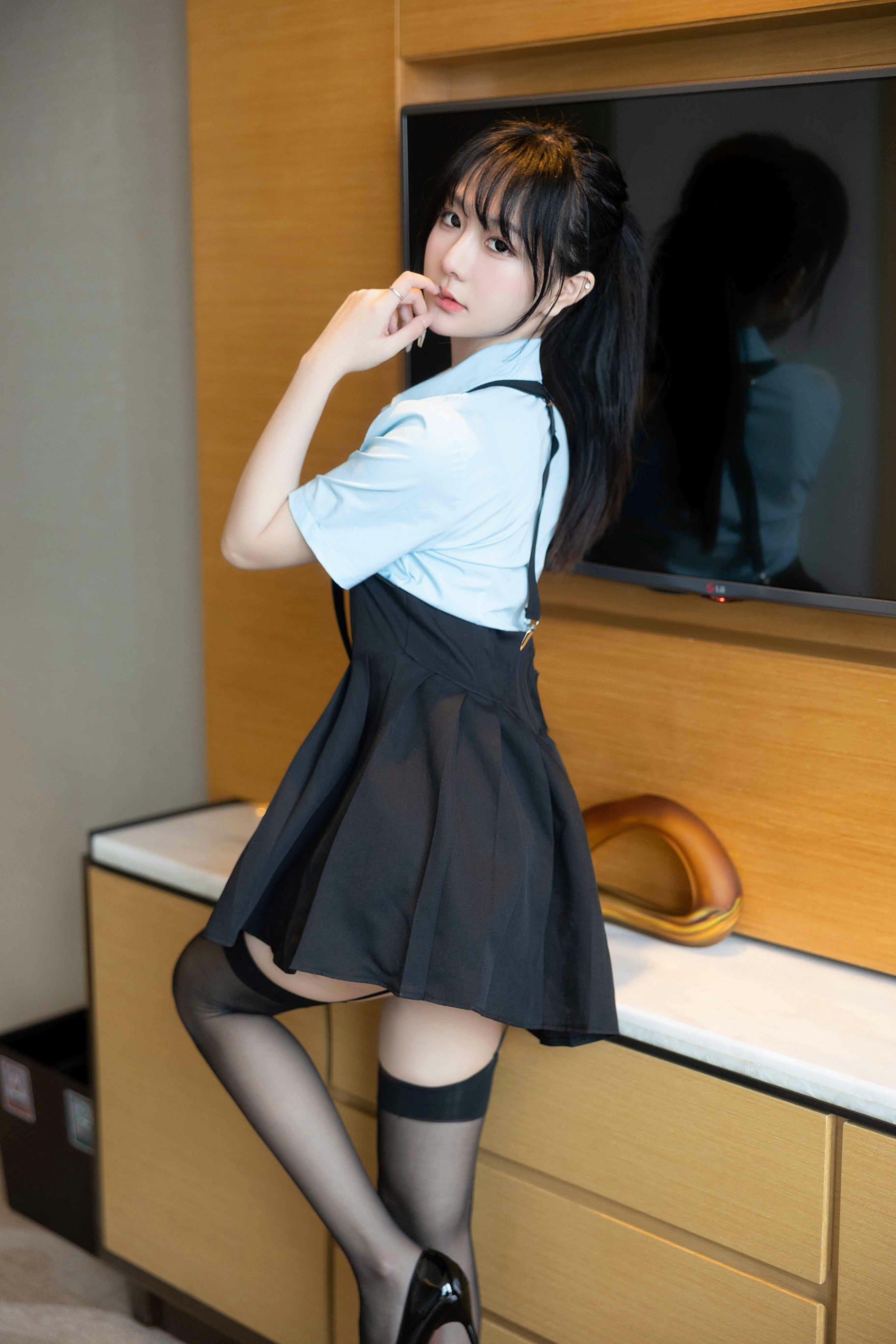谢小蒽(幼幼) 蓝色JK制服[101P／513MB]_第5集