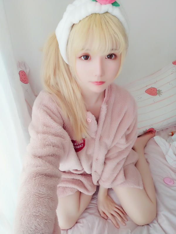 星之迟迟 - VOL.01 粉红泡泡包 [56P-56MB]-桃味KITTY（16P）_第1集