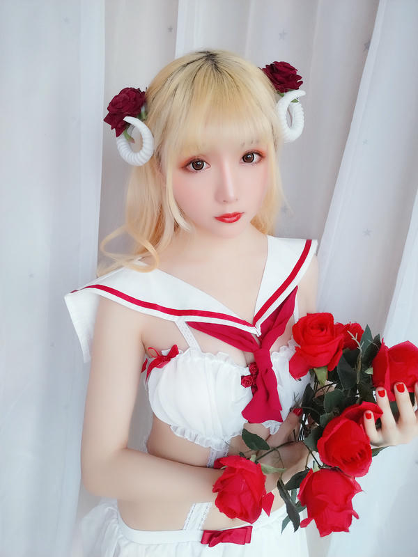 星之迟迟 - VOL.08 玫瑰月光包 [71P-63MB]-白月光与红玫瑰（45P）_第1集