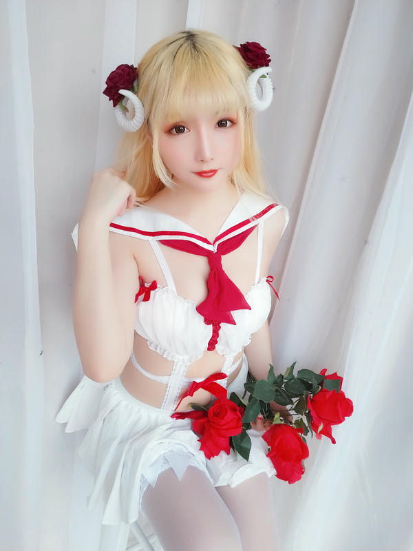 星之迟迟 - VOL.08 玫瑰月光包 [71P-63MB]-白月光与红玫瑰（45P）_第1集