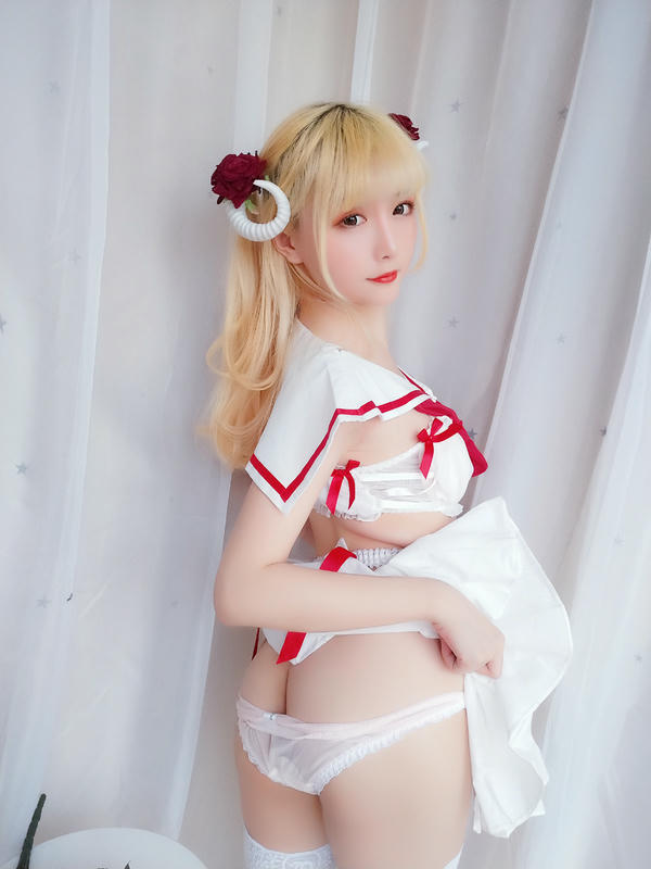 星之迟迟 - VOL.08 玫瑰月光包 [71P-63MB]-白月光与红玫瑰（45P）_第1集