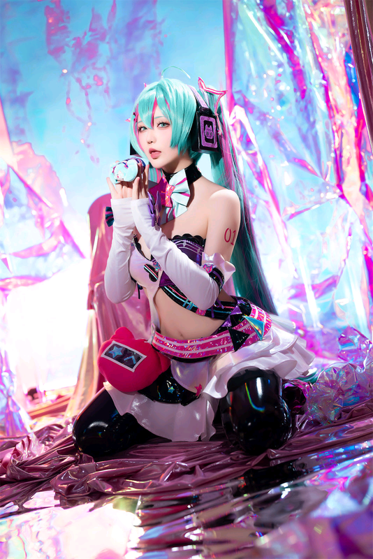 星之迟迟 NO.247 Miku初音未来 喵斯快跑[73P-117.2M]_第3集
