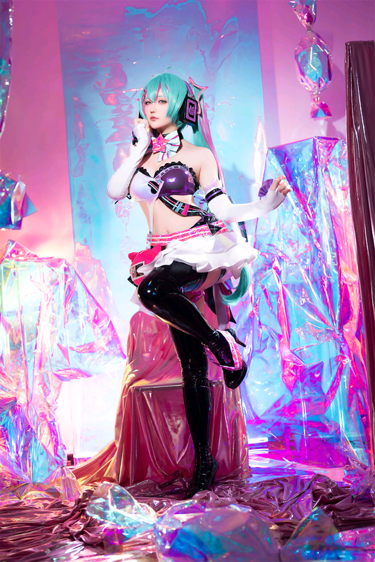 星之迟迟 NO.247 Miku初音未来 喵斯快跑[73P-117.2M]_第3集