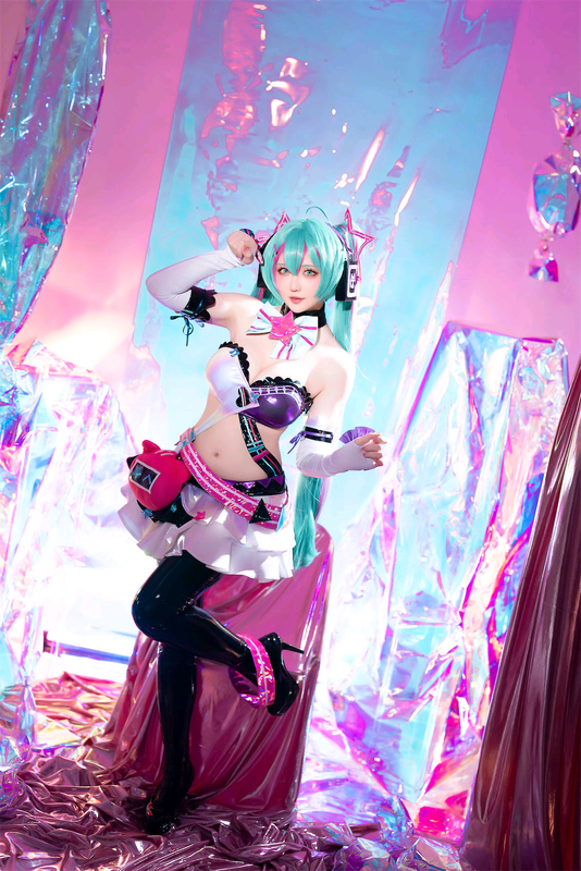 星之迟迟 NO.247 Miku初音未来 喵斯快跑[73P-117.2M]_第3集