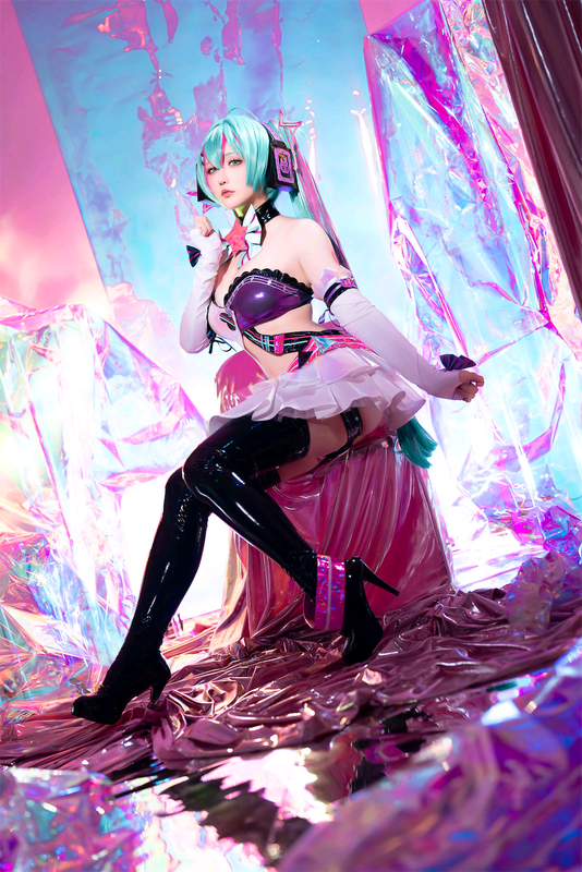 星之迟迟 NO.247 Miku初音未来 喵斯快跑[73P-117.2M]_第3集