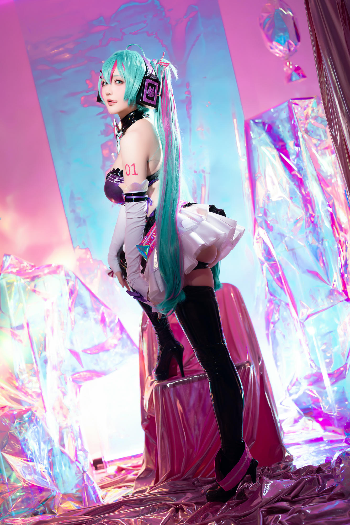 星之迟迟 NO.261 2024-7-B Miku初音未来 喵斯快跑 [73P1V 2.23GB]_第1集
