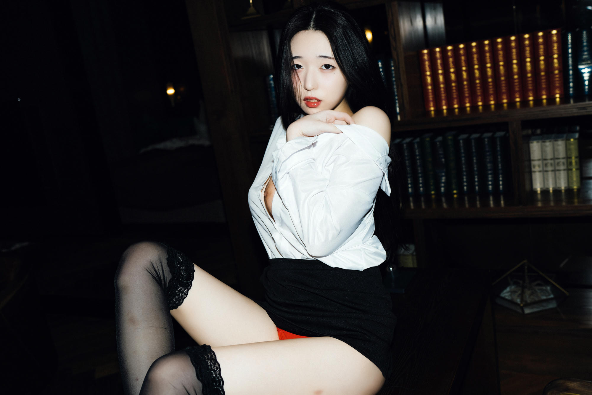 李妍宇-Yeon Woo NO.006 MoonNightSnap 어젯밤 Last night NO.2 - Yeon woo 이연우 [75P1V 520MB]_第1集