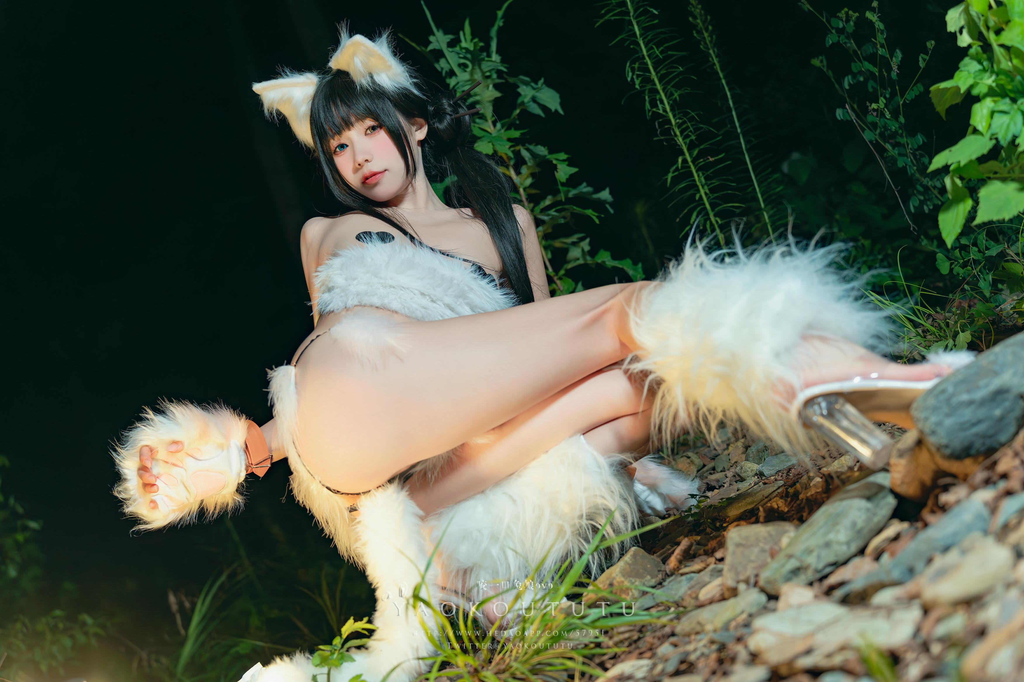黏黏团子兔 NO.082 咬一口兔娘ovo 八月订阅『狐灵』LIKEY [55P1V 1.25GB]_第1集