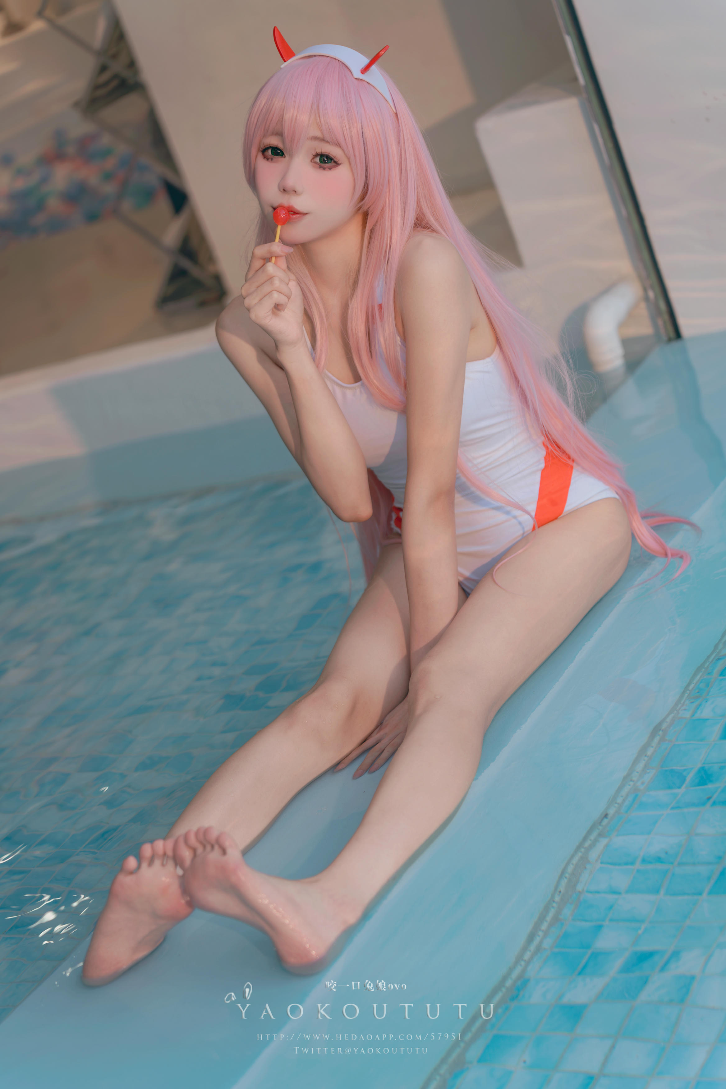 黏黏团子兔 NO.100 咬一口兔娘ovo『国家队02泳装』Pretty [58P+1V 1GB]_第1集