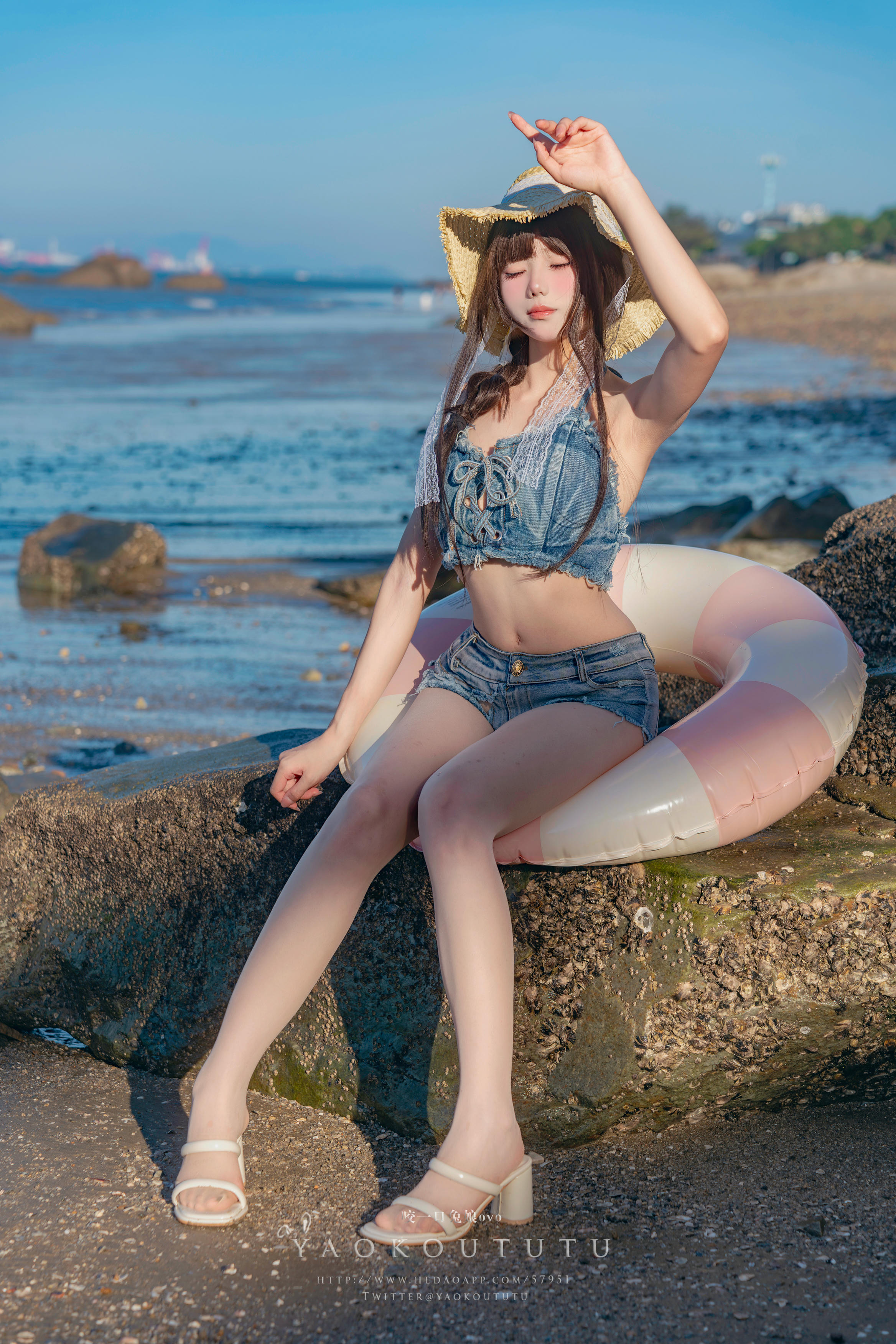 黏黏团子兔 NO.101 咬一口兔娘ovo『海の夏日』Shotgun [83P1V 1.44GB]_第1集