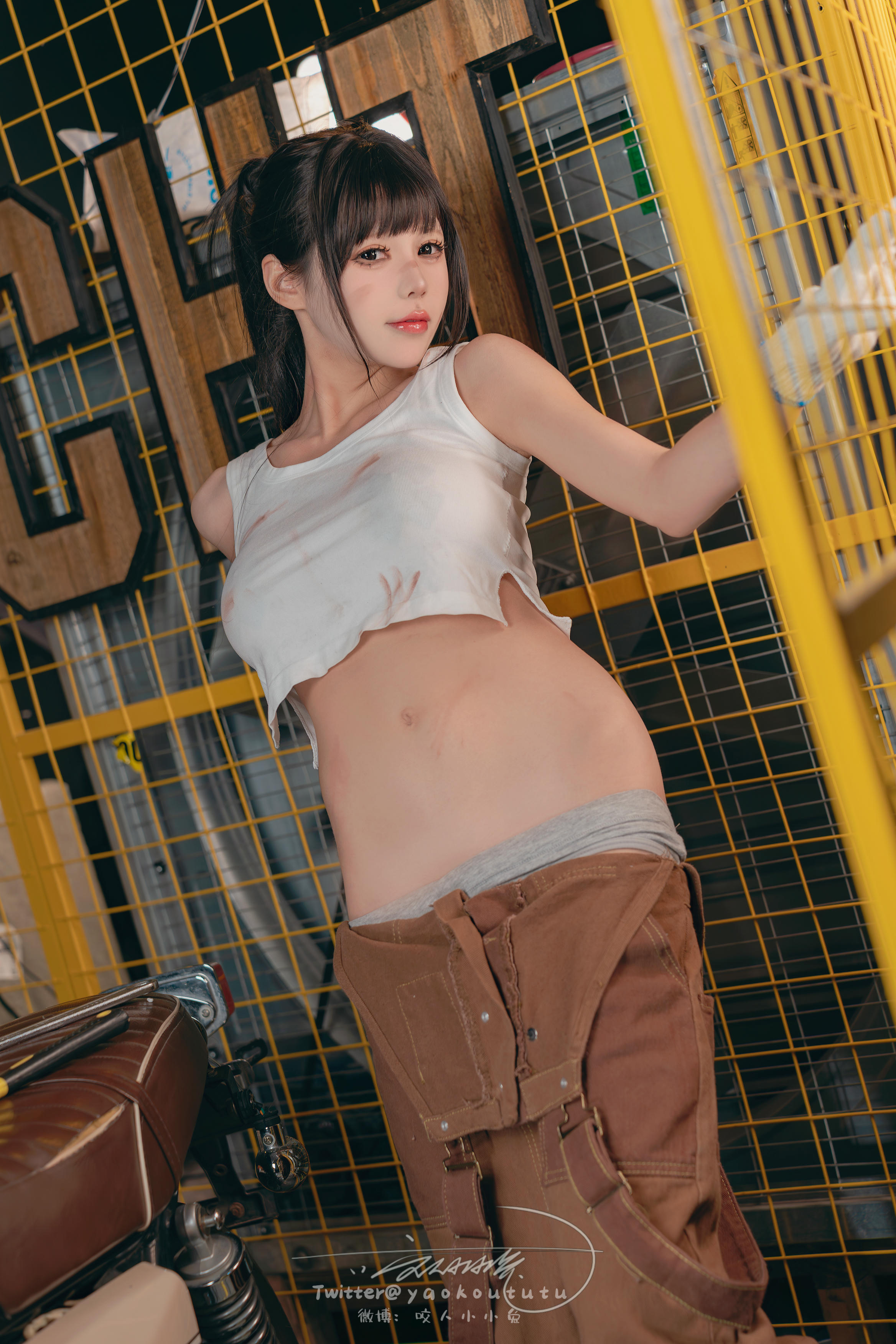 黏黏团子兔 NO.135 咬人小小兔 2401月作品『机车修理工』Shake it [70P+1V 1.53GB]_第2集