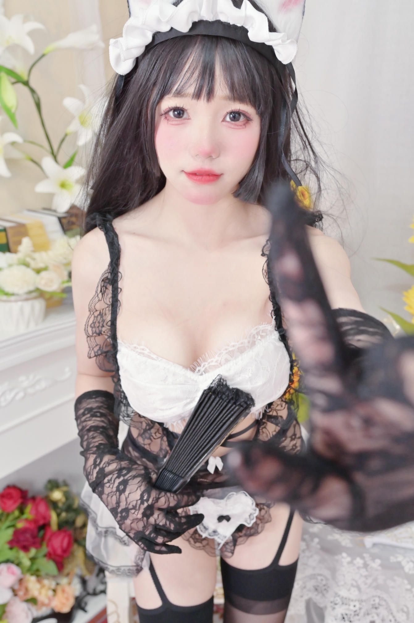 黏黏团子兔 NO.022 女仆黑白蕾丝-猫耳-手套 [16P 114.93 MB]_第1集
