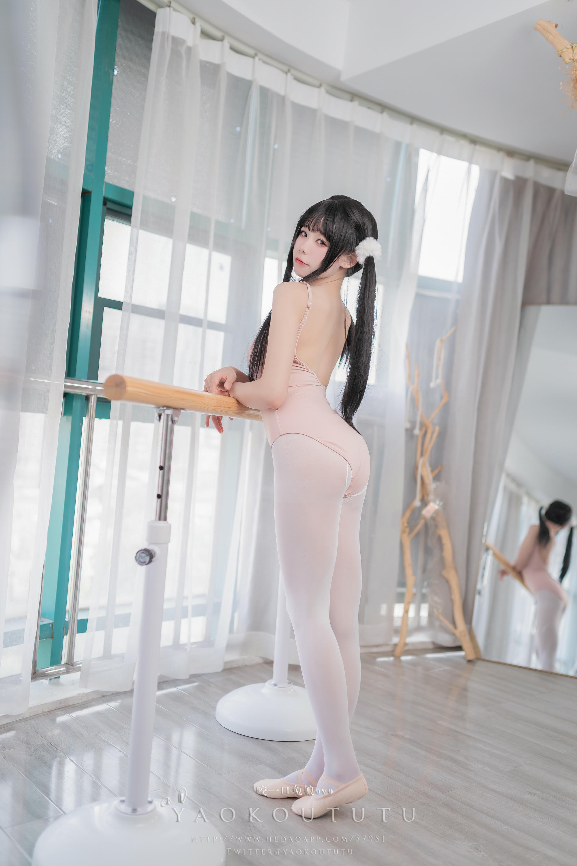 黏黏团子兔 NO.060 咬一口兔娘ovo 来不及的舞蹈课 [86P1V 1.04GB]_第1集
