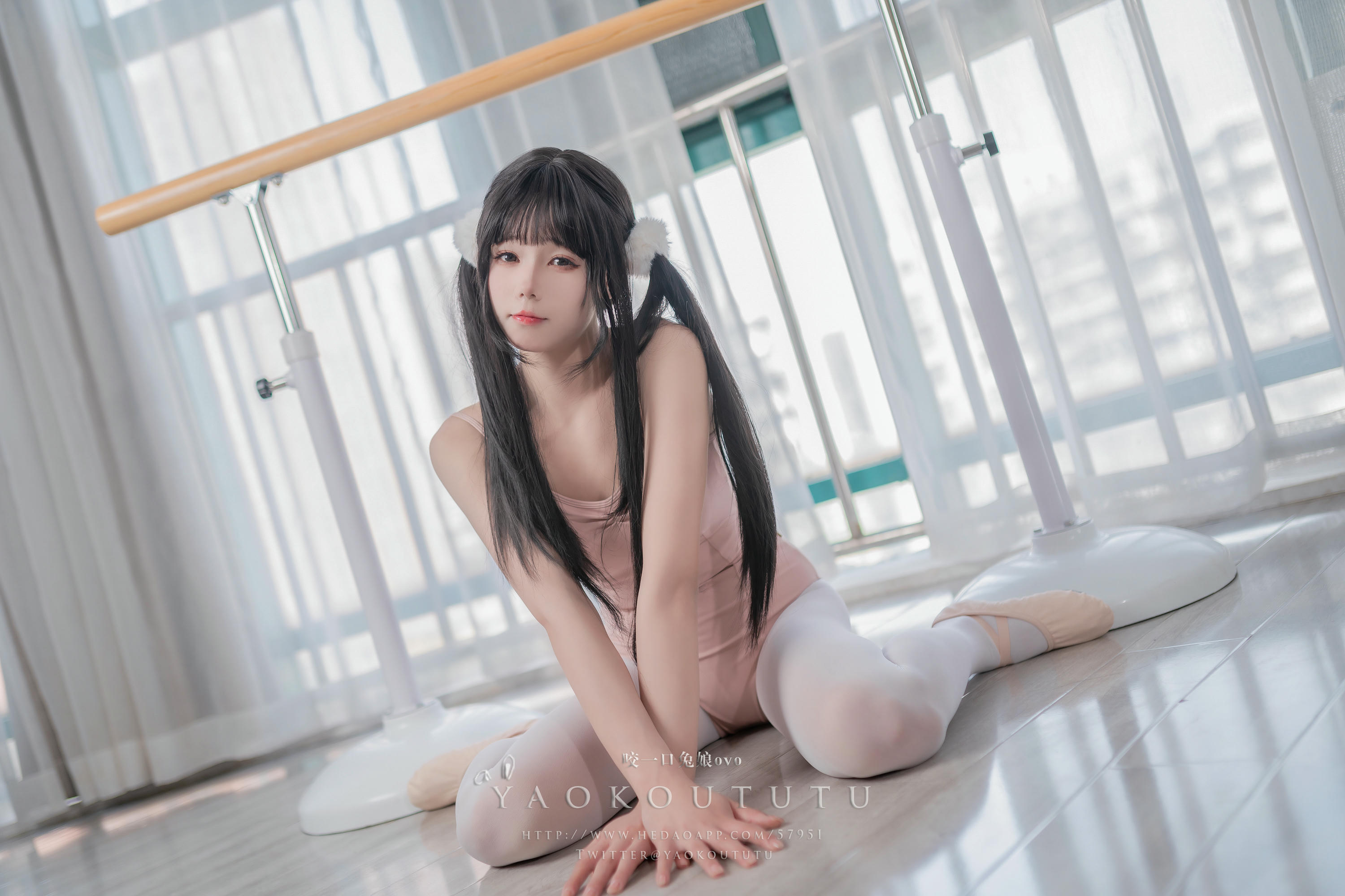 黏黏团子兔 NO.060 咬一口兔娘ovo 来不及的舞蹈课 [86P1V 1.04GB]_第1集