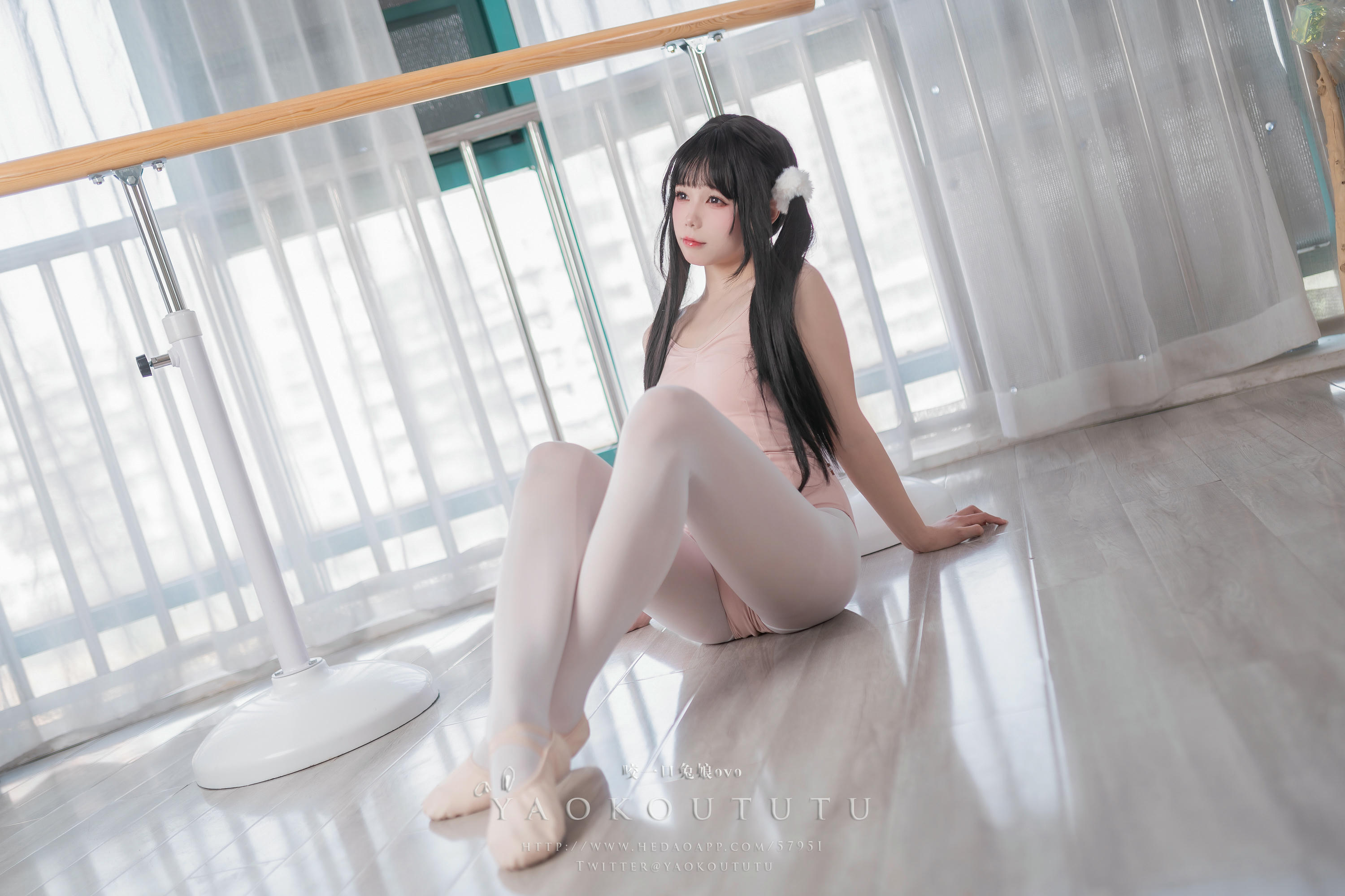 黏黏团子兔 NO.060 咬一口兔娘ovo 来不及的舞蹈课 [86P1V 1.04GB]_第1集