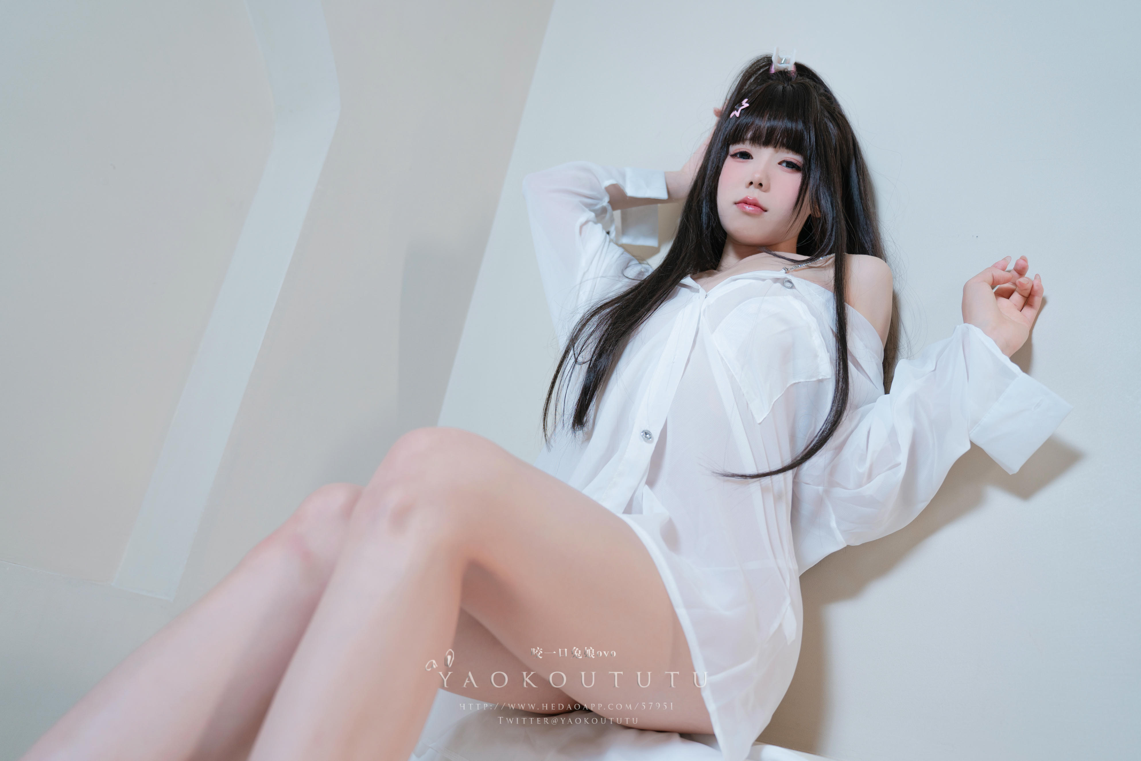 黏黏团子兔 NO.078 咬一口兔娘ovo『男友衬衣+1V Boom Boom』[58P1V 1.56GB]_第1集