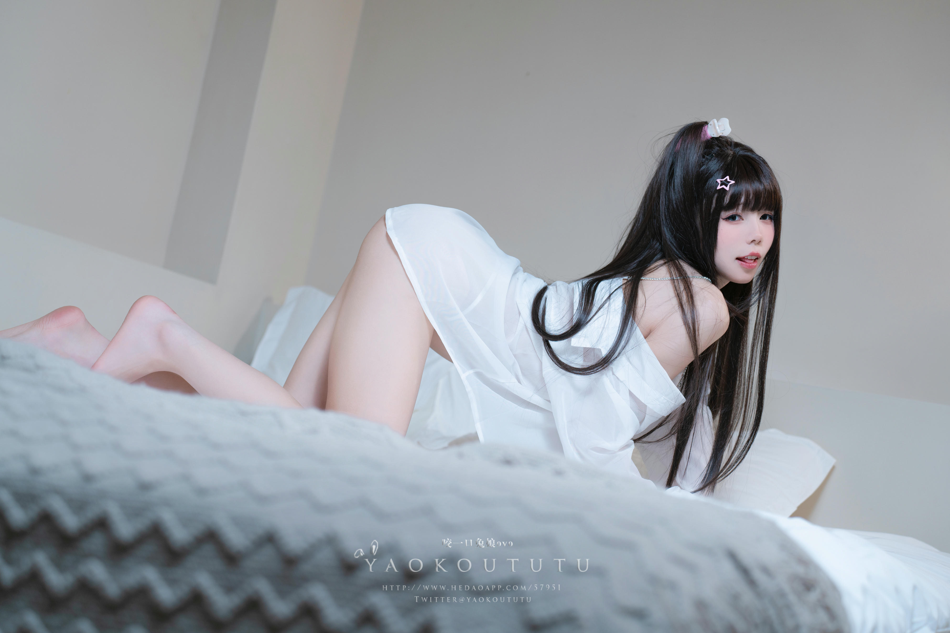 黏黏团子兔 NO.078 咬一口兔娘ovo『男友衬衣+1V Boom Boom』[58P1V 1.56GB]_第1集