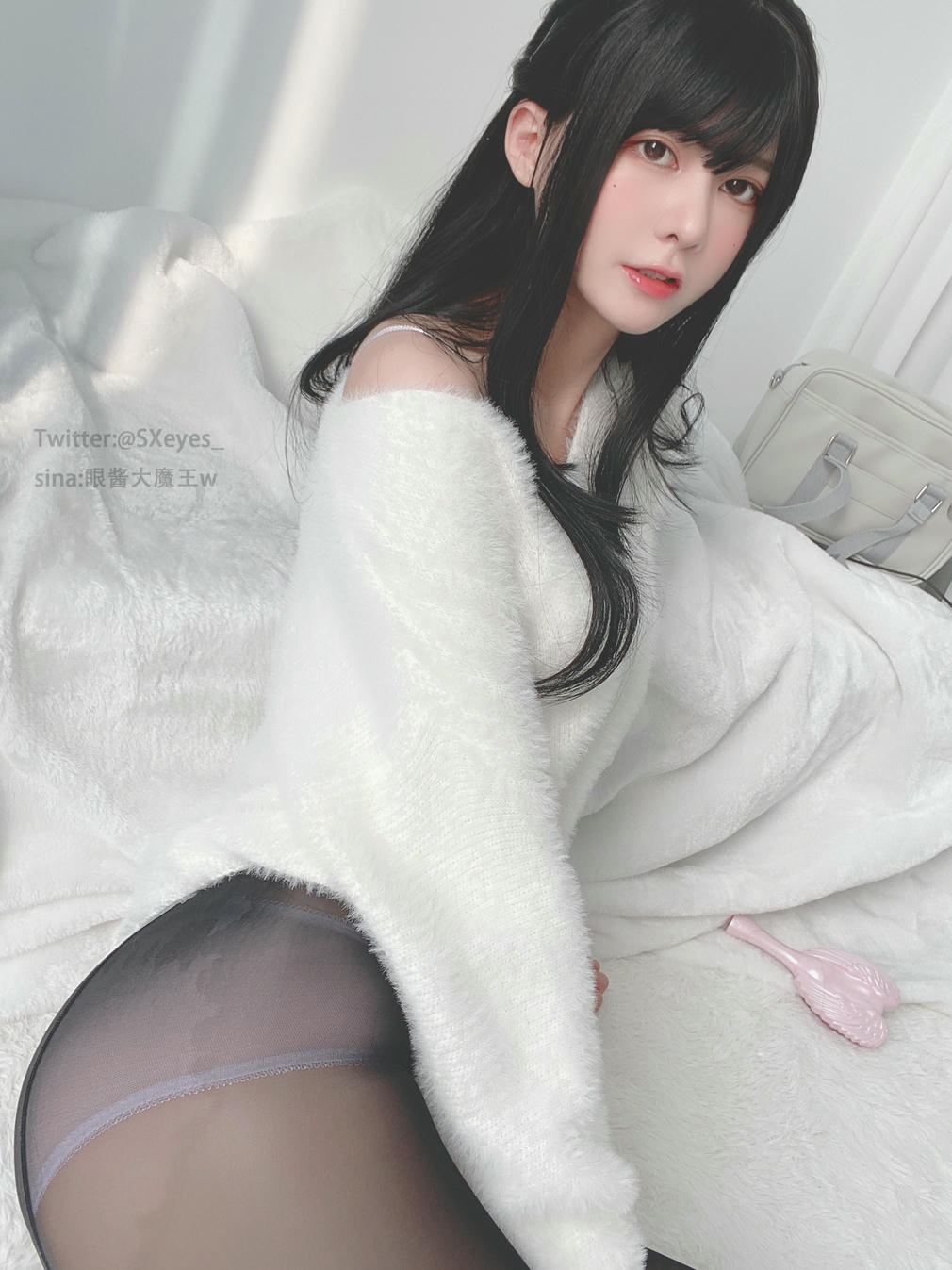 眼酱大魔王w NO.019 毛衣黑丝 [39P1V-190MB]_第1集