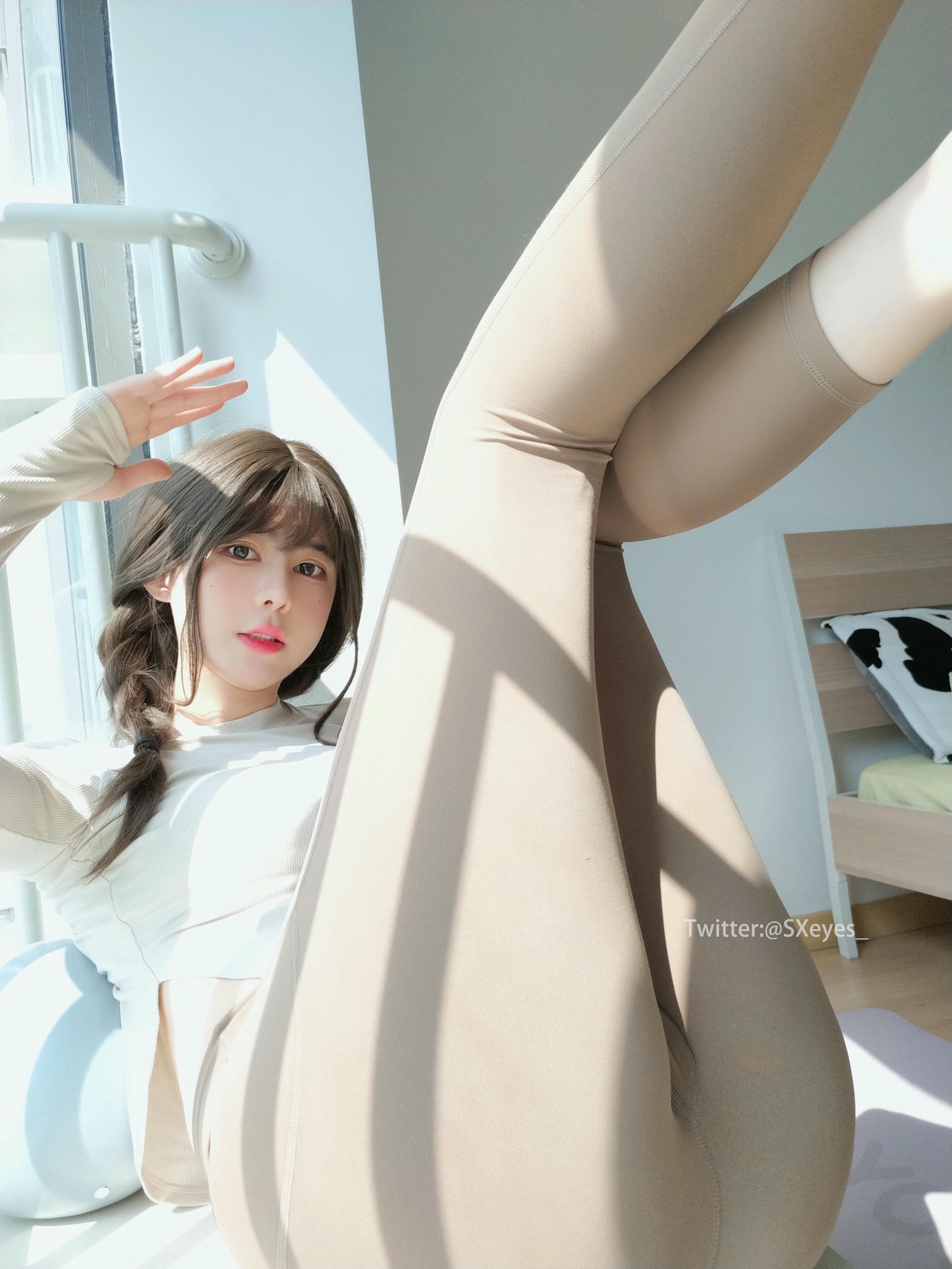 眼酱大魔王w NO.044 Vol.32 瑜伽服 [32P-160MB]_第1集