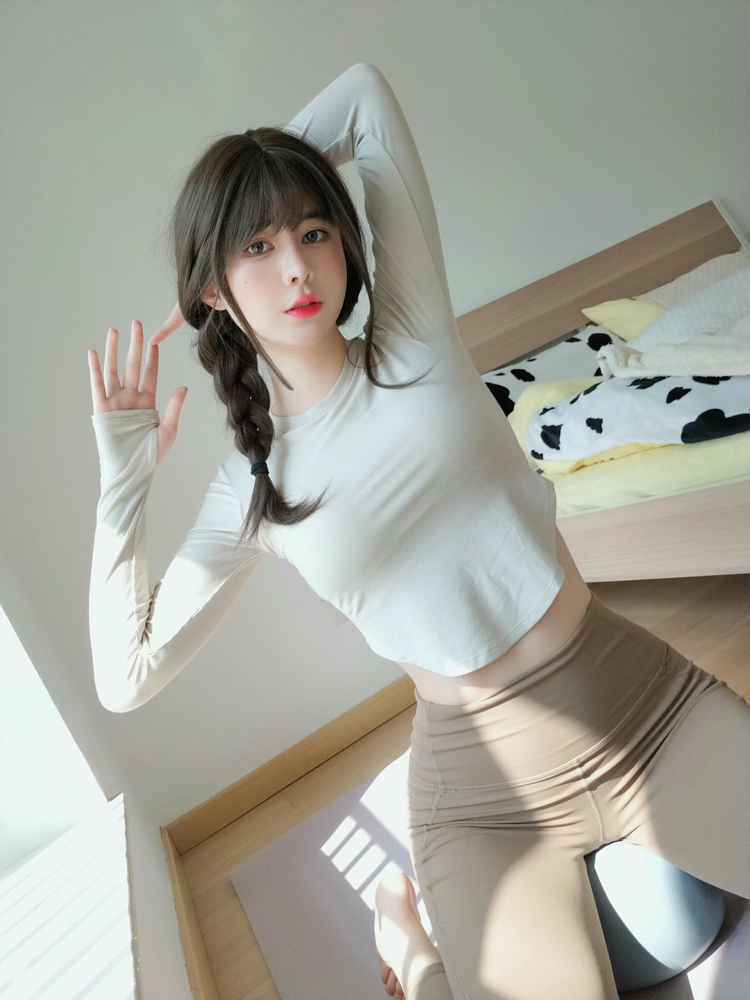 眼酱大魔王w NO.044 Vol.32 瑜伽服 [32P-160MB]_第1集