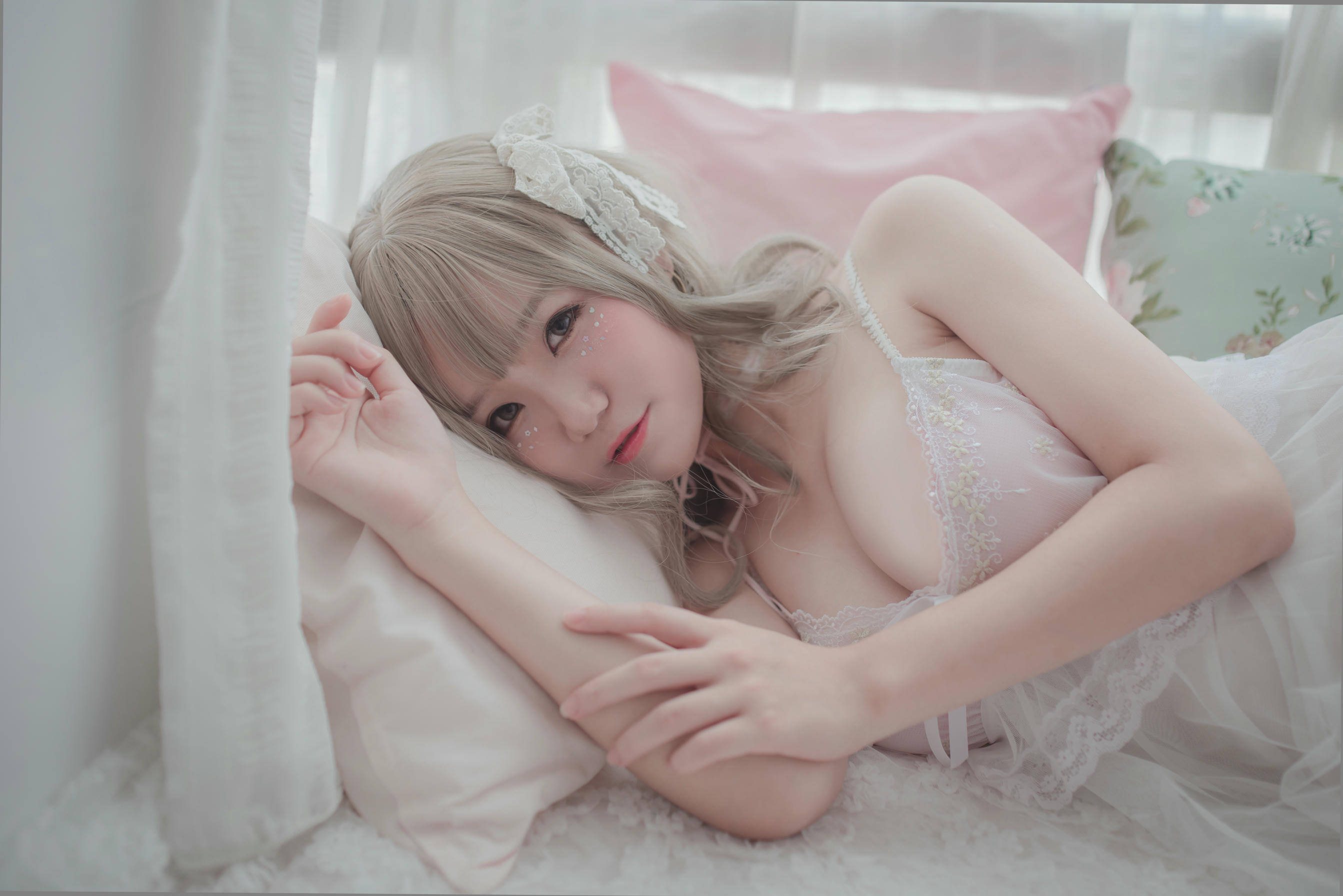 Yoko宅夏 NO.001 白色丝质连衣裙 [26P-161MB]_第1集