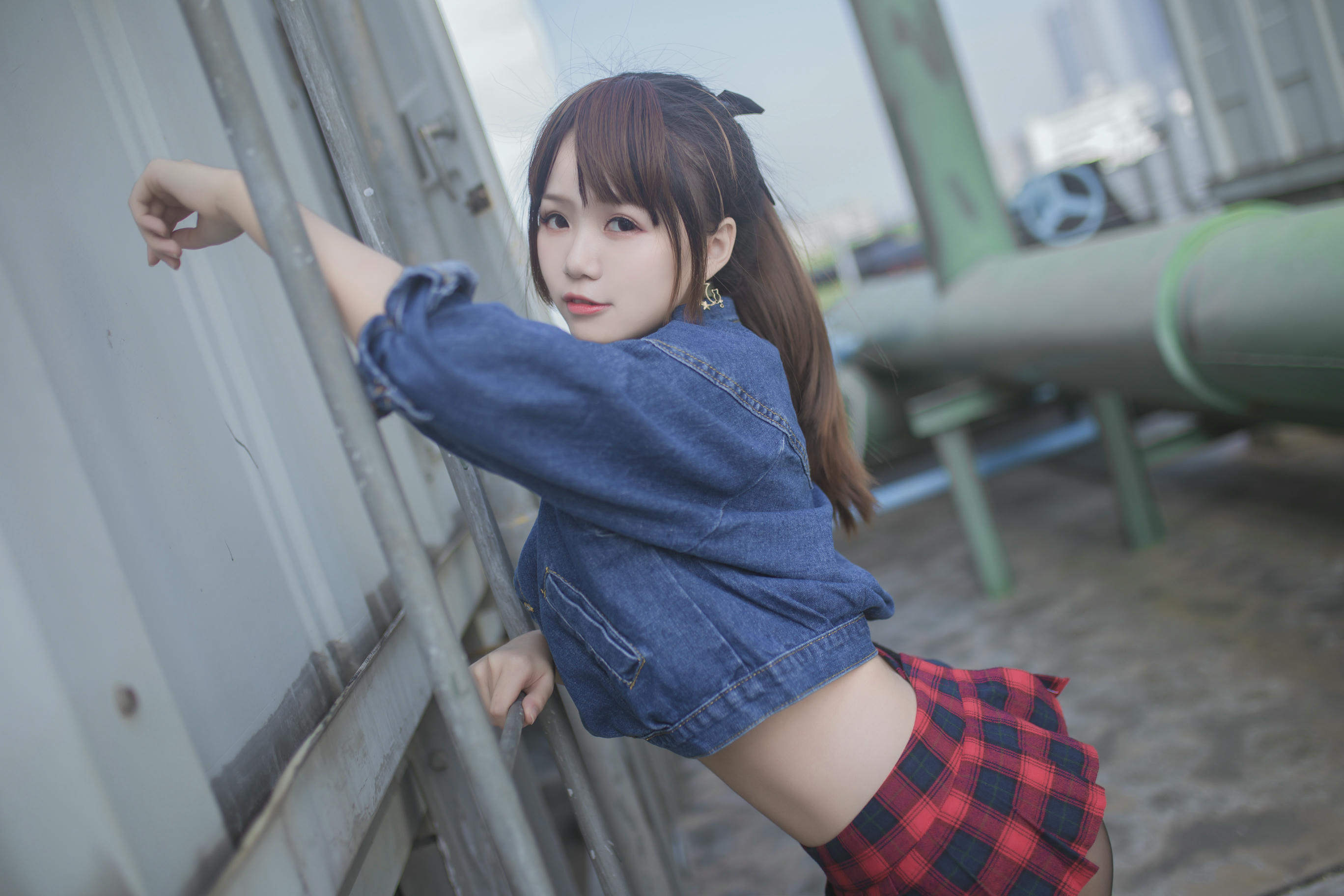 Yoko宅夏 NO.004 红色格子 [32P-188MB]_第1集