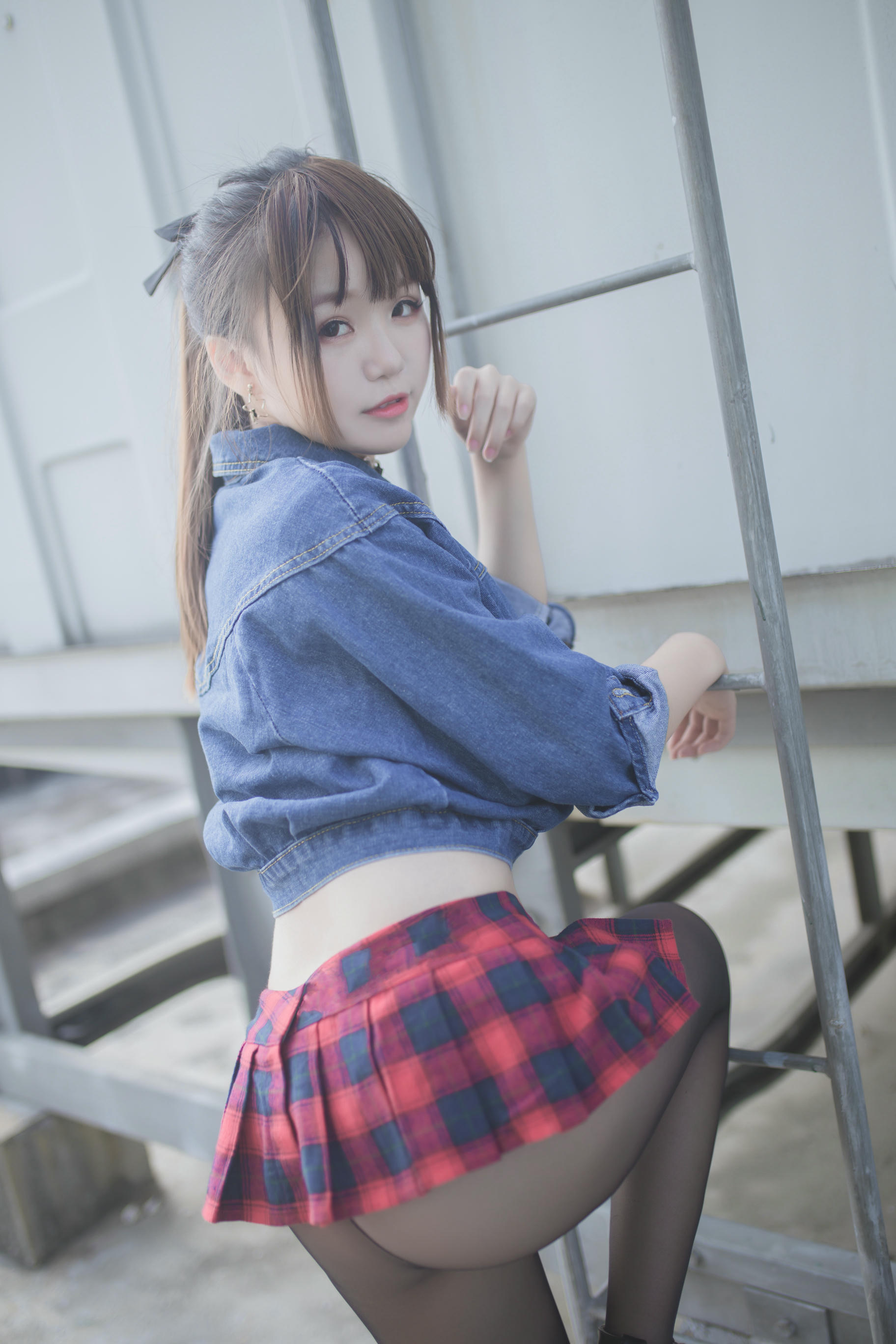 Yoko宅夏 NO.004 红色格子 [32P-188MB]_第1集