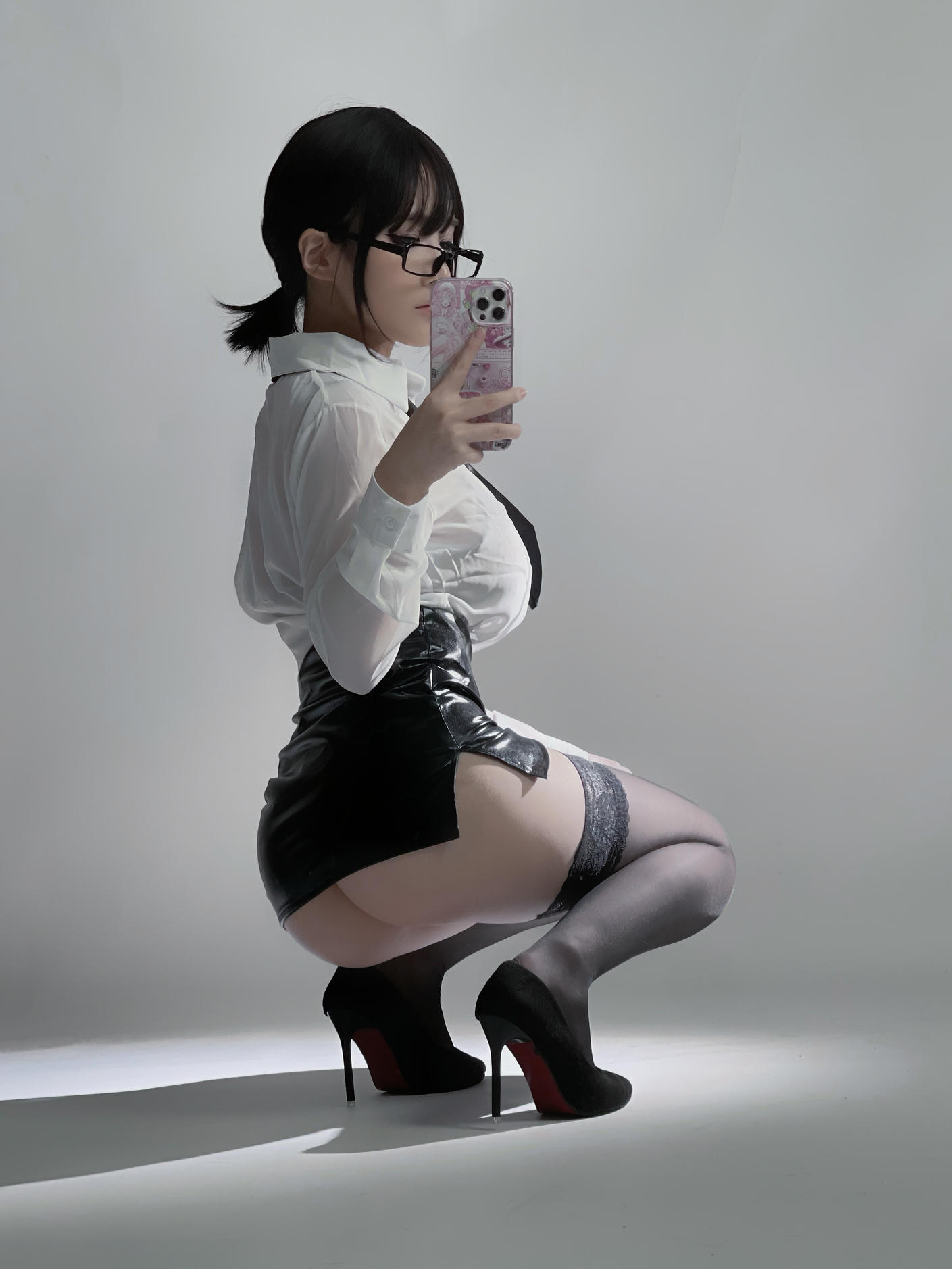 幼愛youmeko NO.013 黑丝眼镜OL [28P 84MB]_第1集