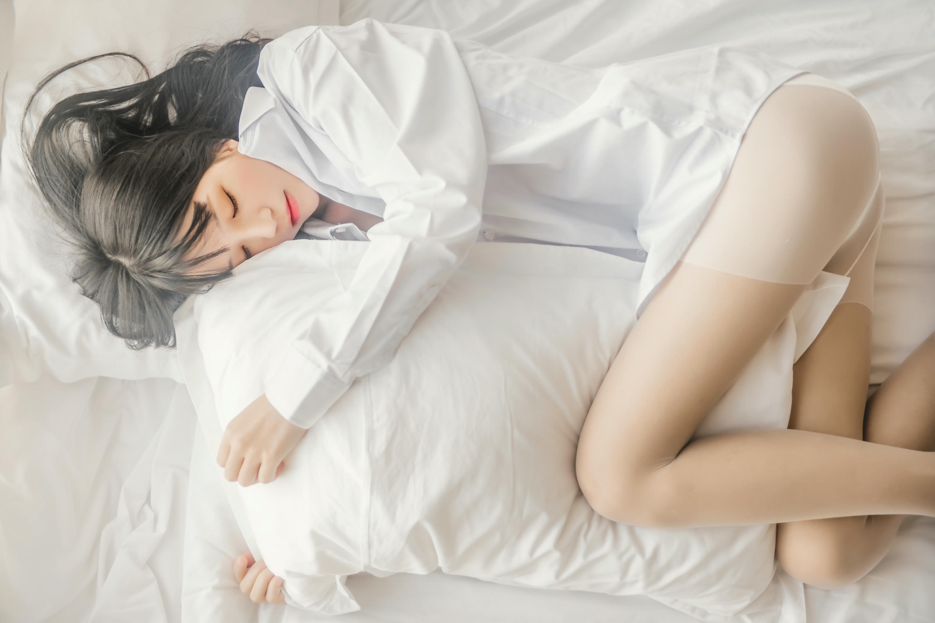 桜桃喵 NO.002 白衬衫散发 [49P-409MB]_第2集