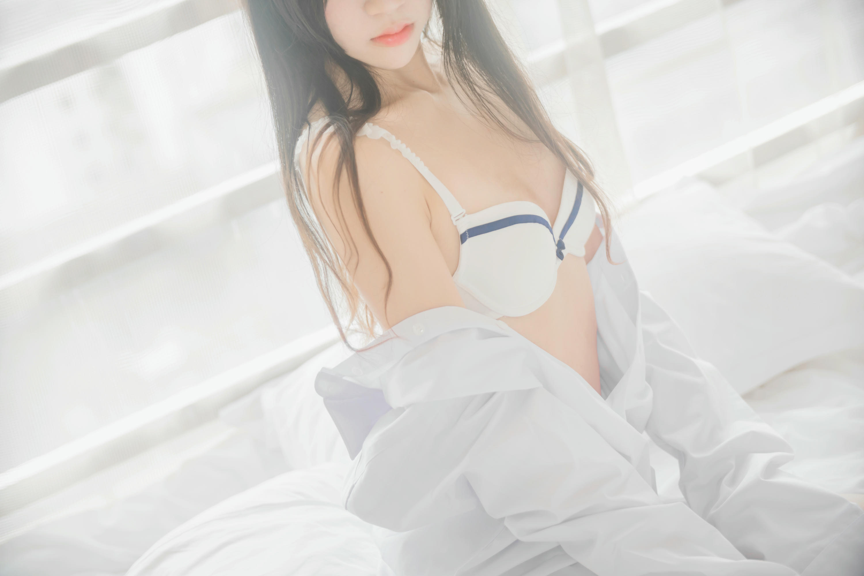 桜桃喵 NO.002 白衬衫散发 [49P-409MB]_第2集