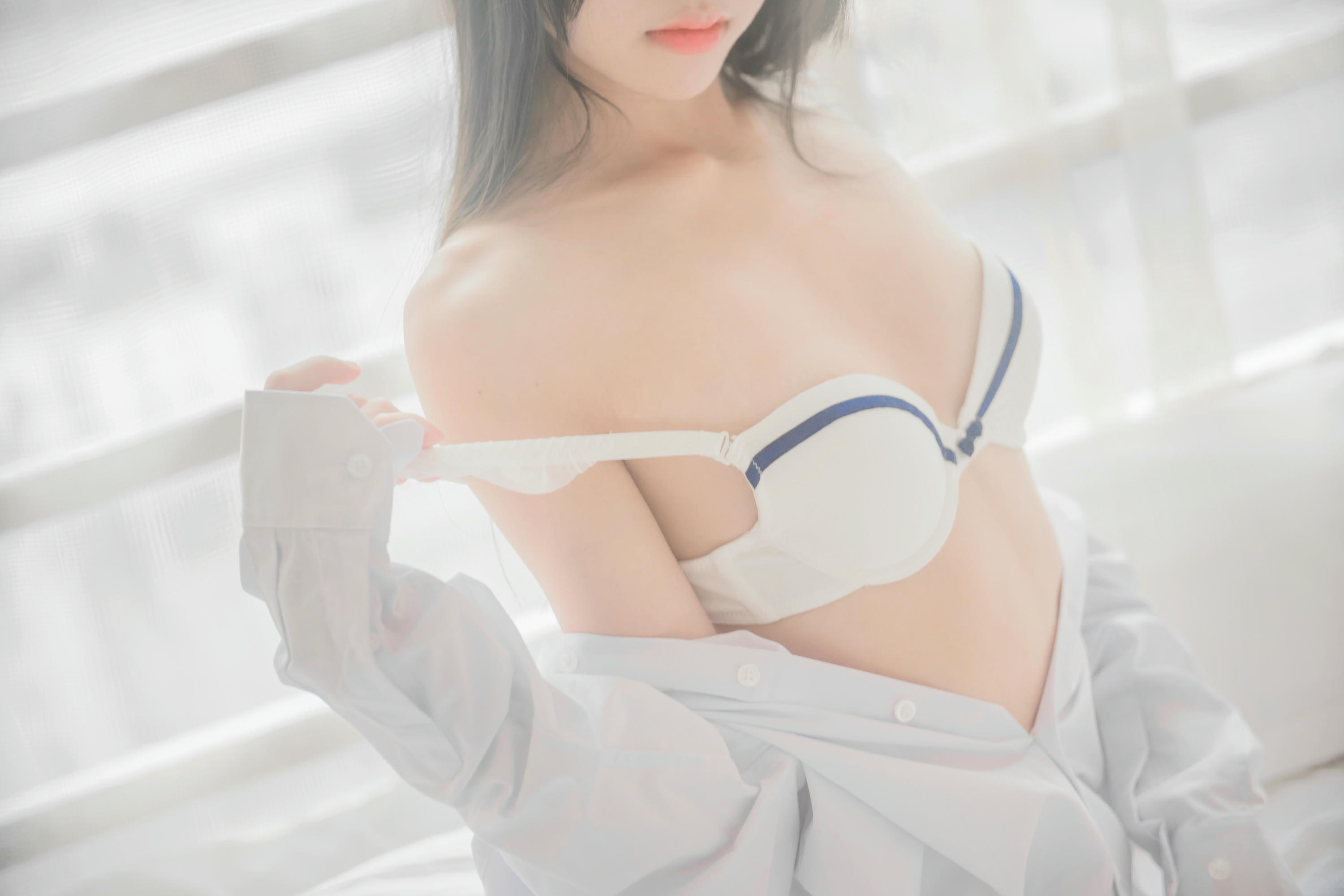 桜桃喵 NO.002 白衬衫散发 [49P-409MB]_第2集