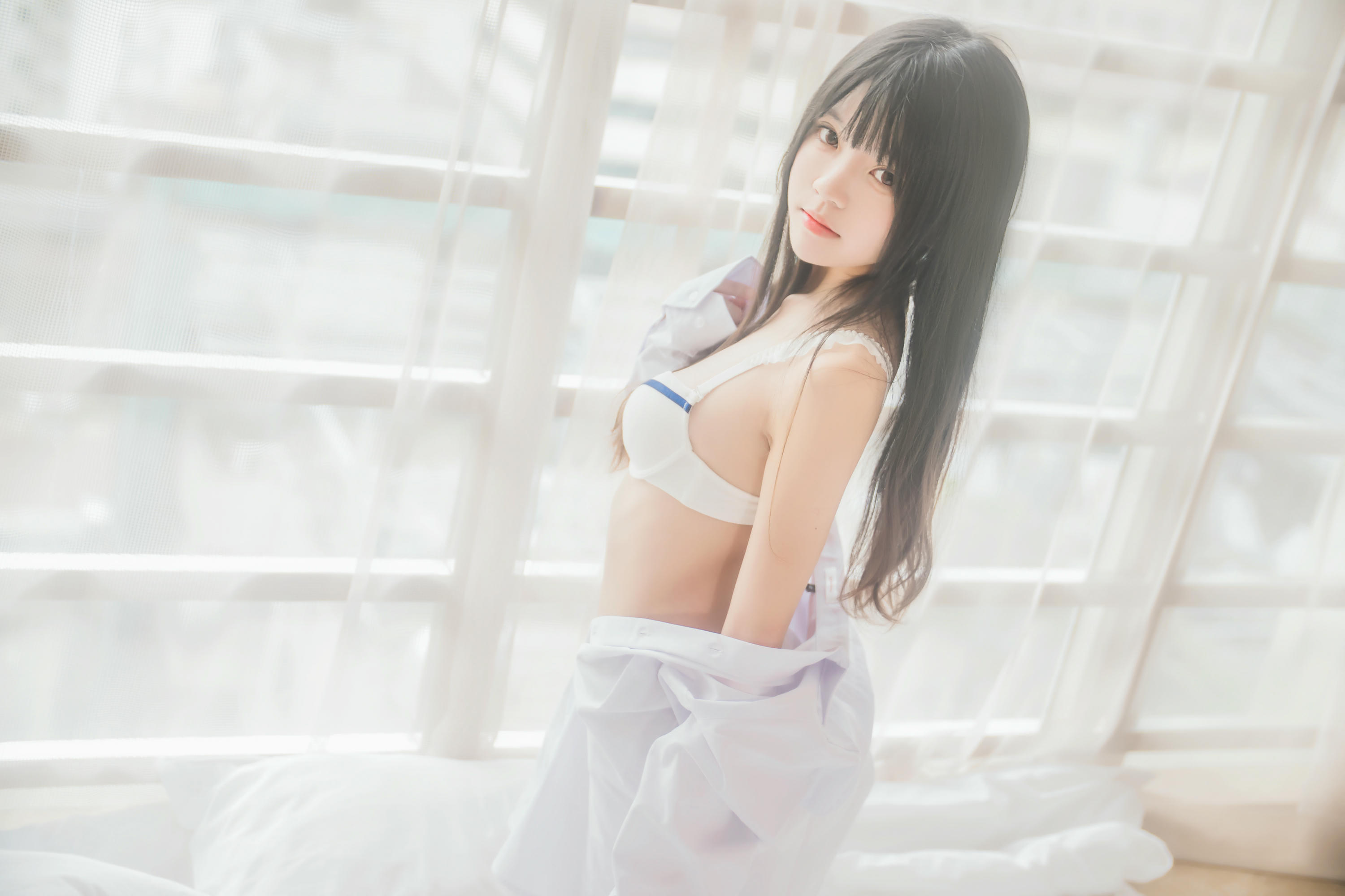 桜桃喵 NO.002 白衬衫散发 [49P-409MB]_第3集